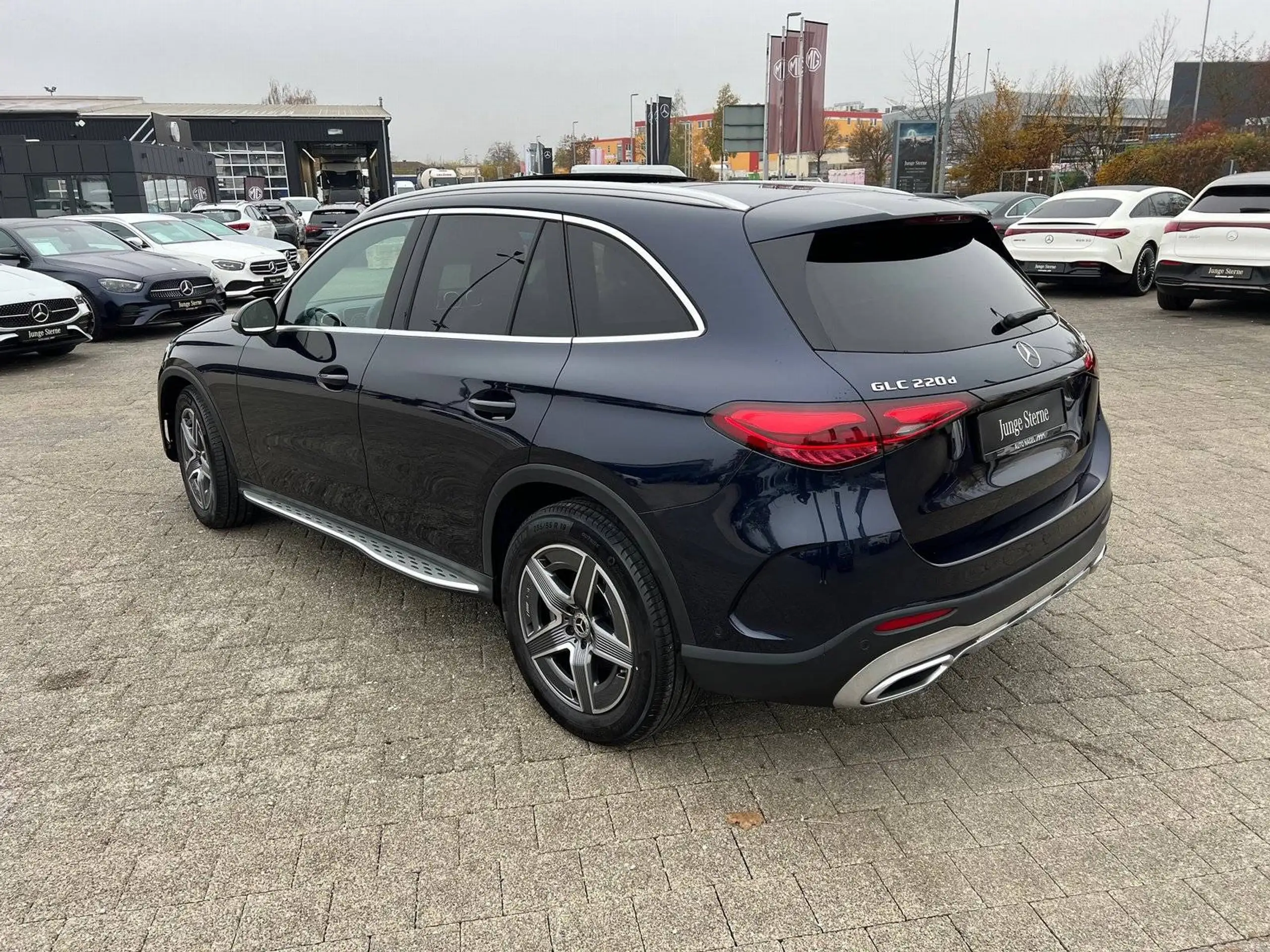 Mercedes-Benz - GLC 220