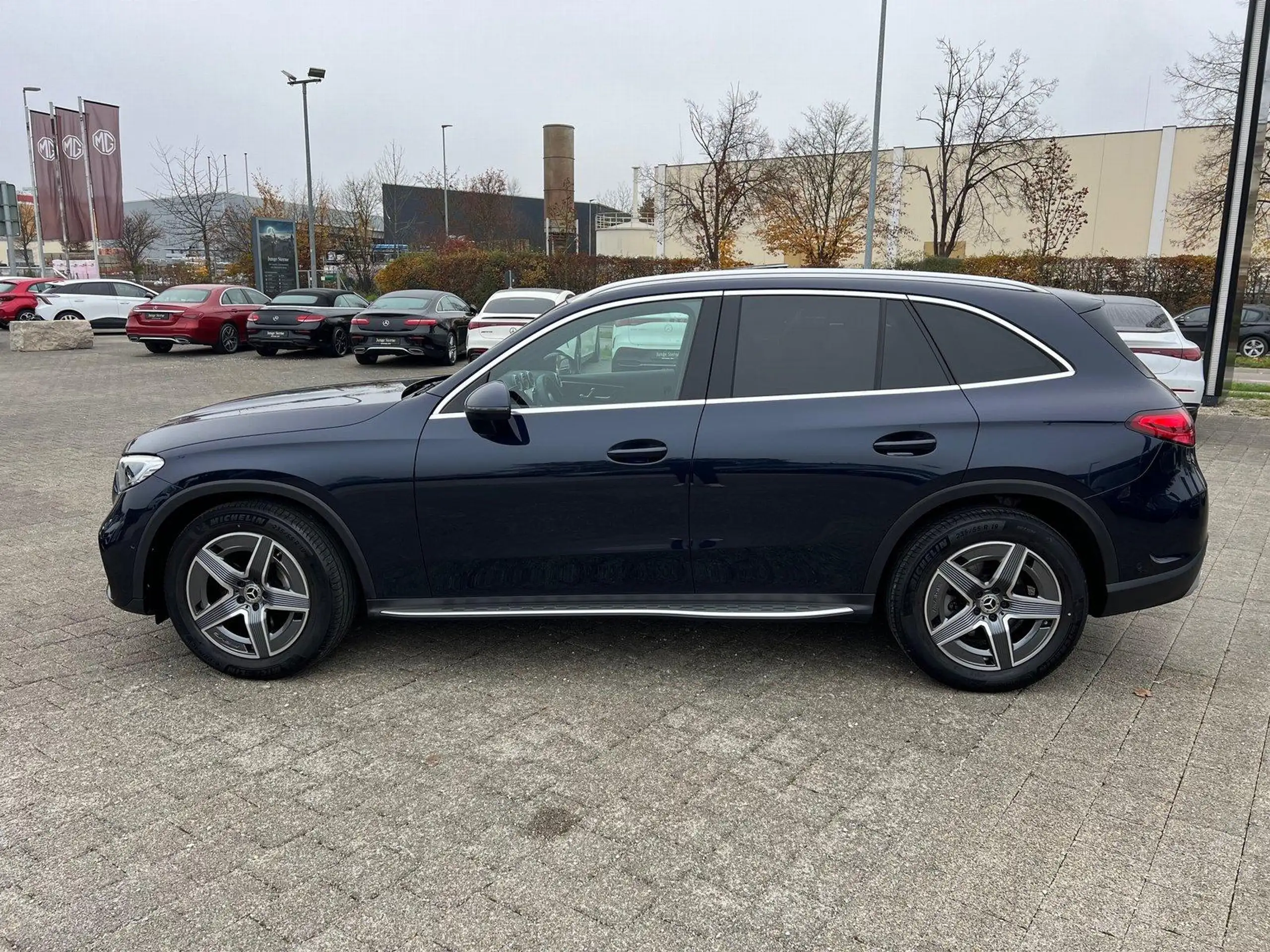 Mercedes-Benz - GLC 220