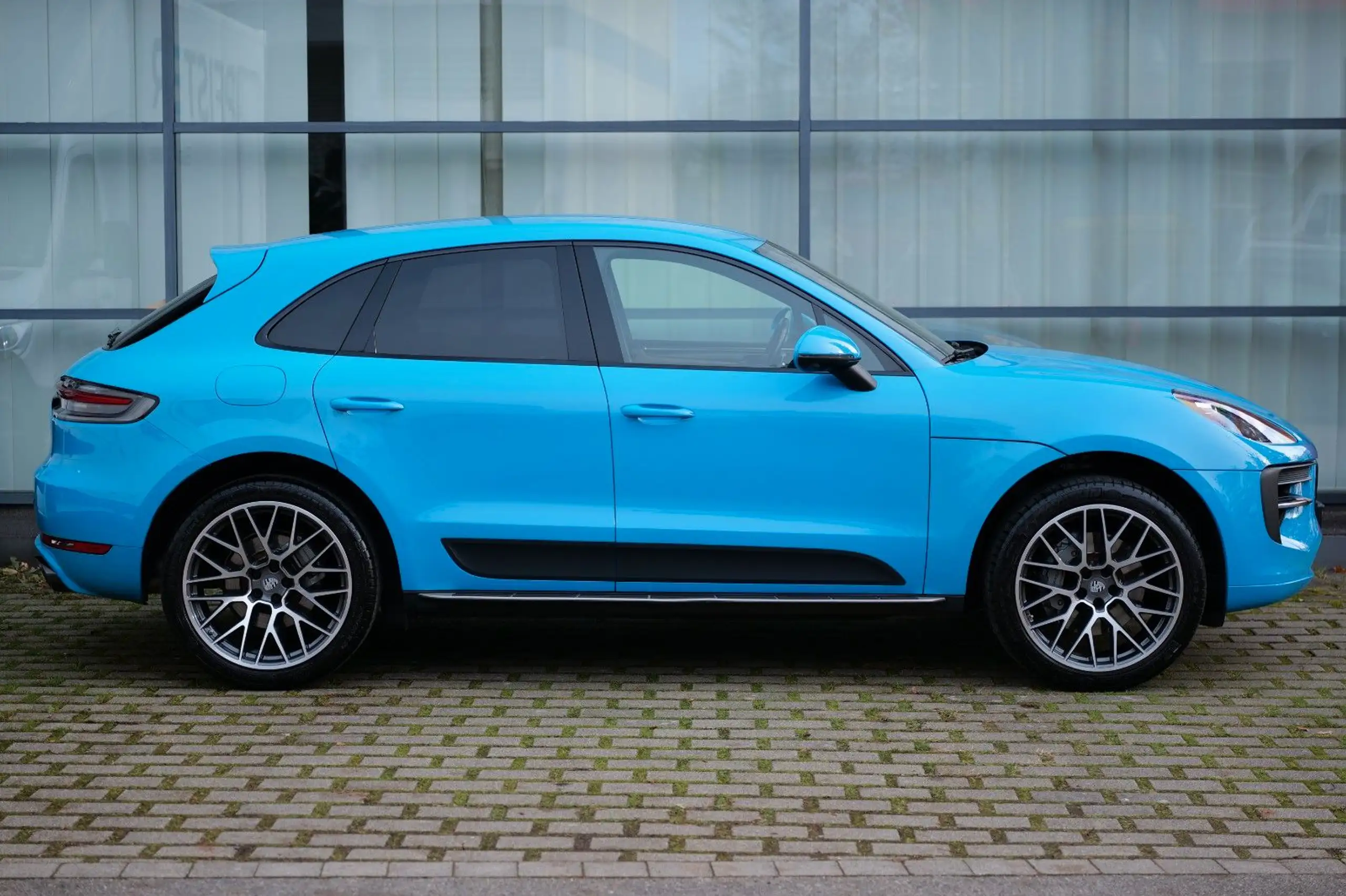 Porsche - Macan