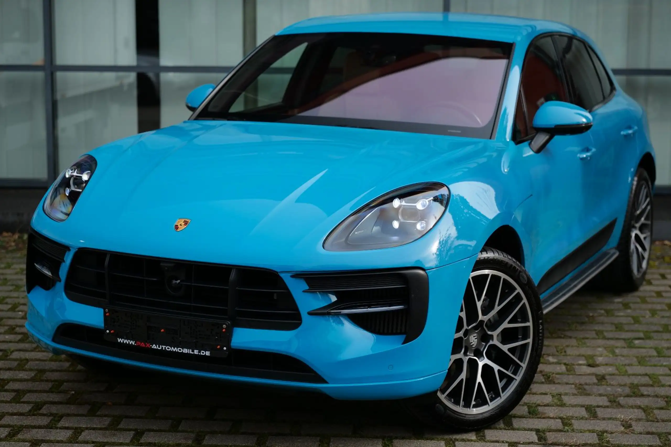 Porsche - Macan