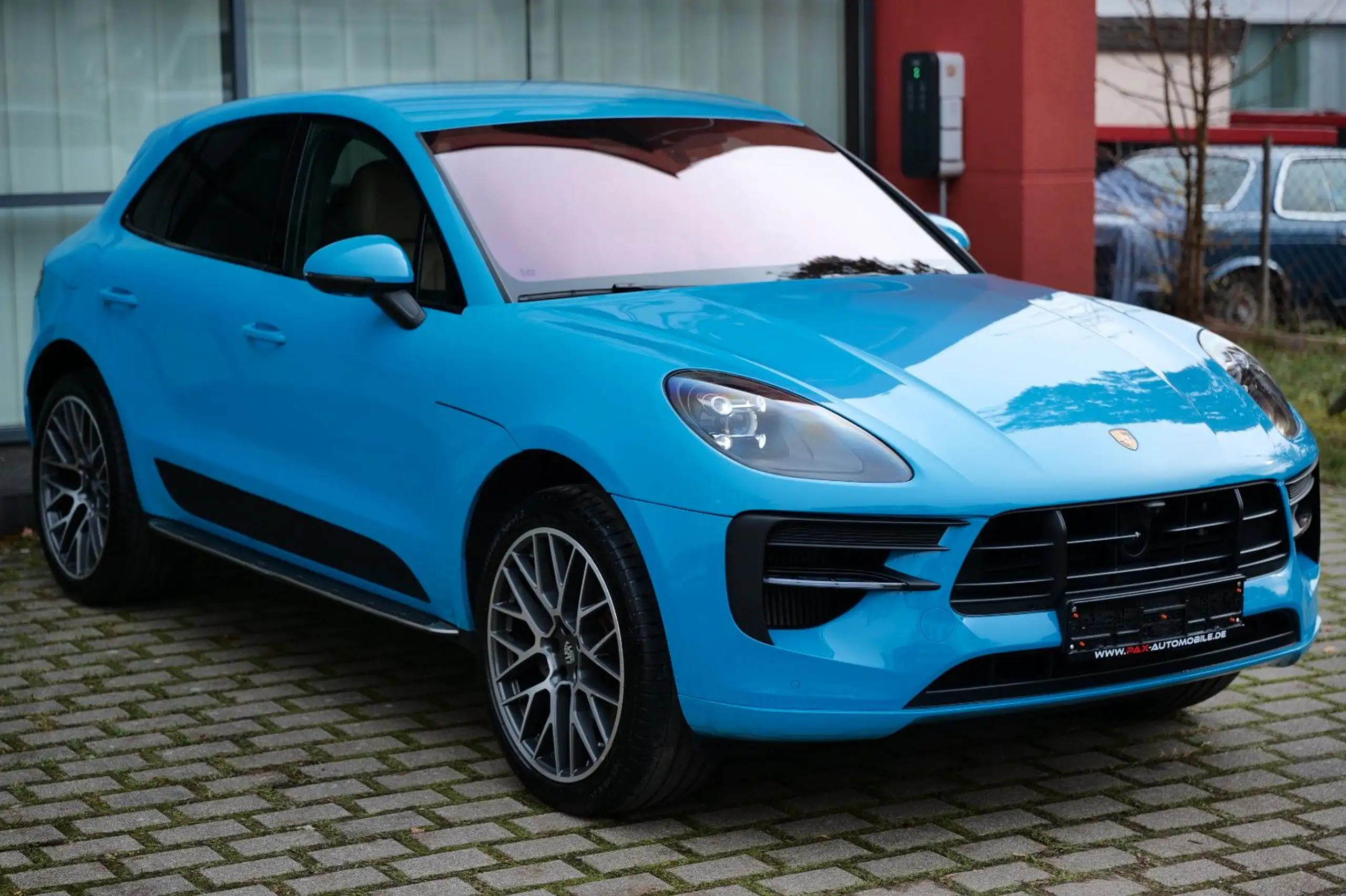 Porsche - Macan