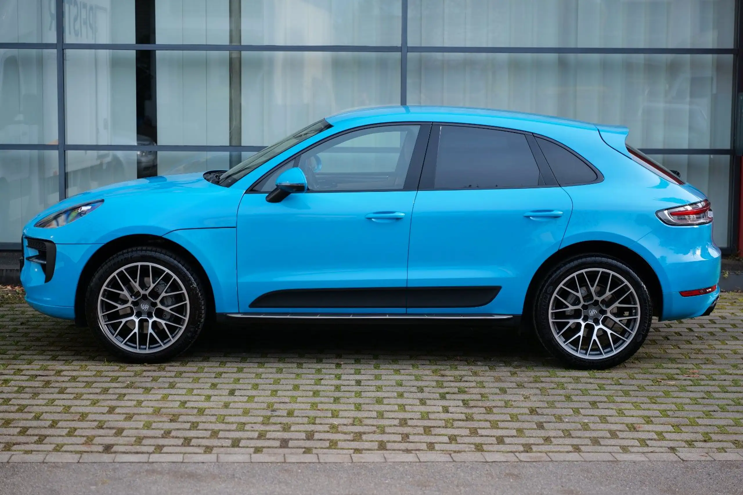 Porsche - Macan