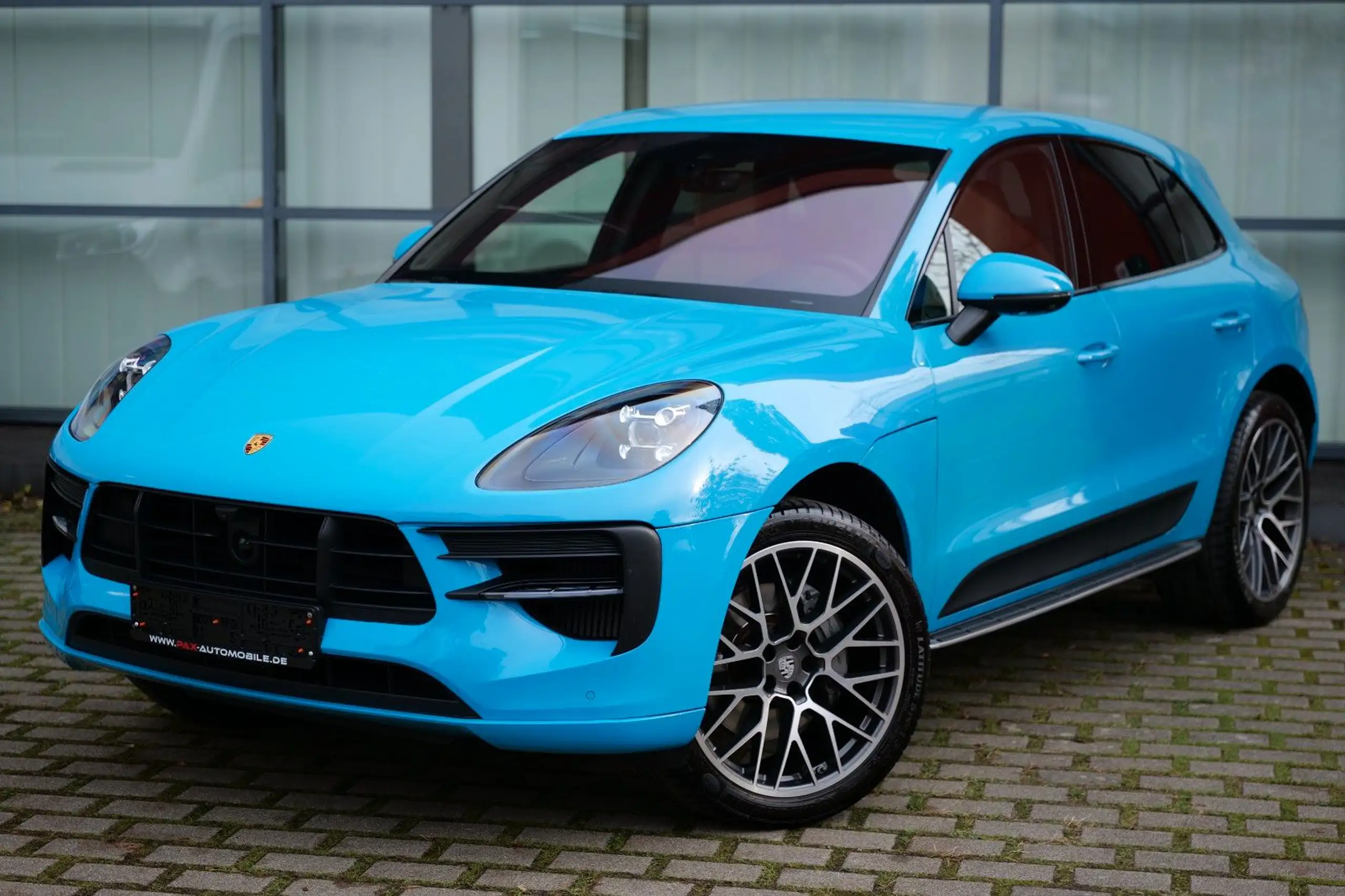 Porsche - Macan