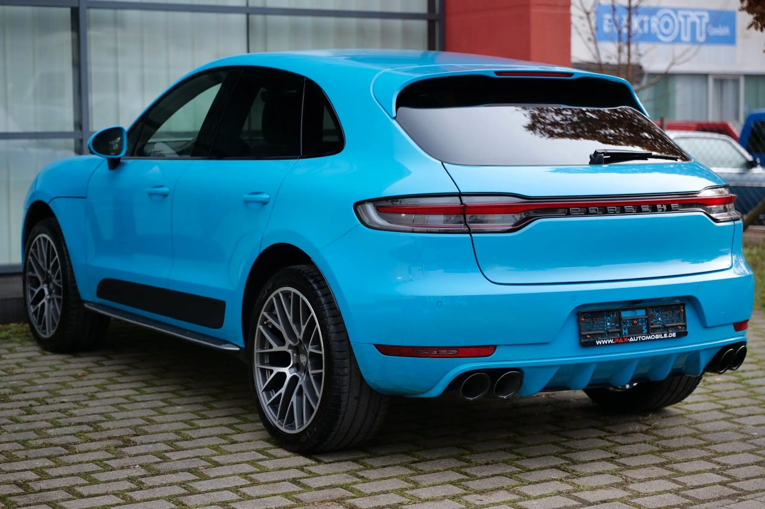 Porsche - Macan