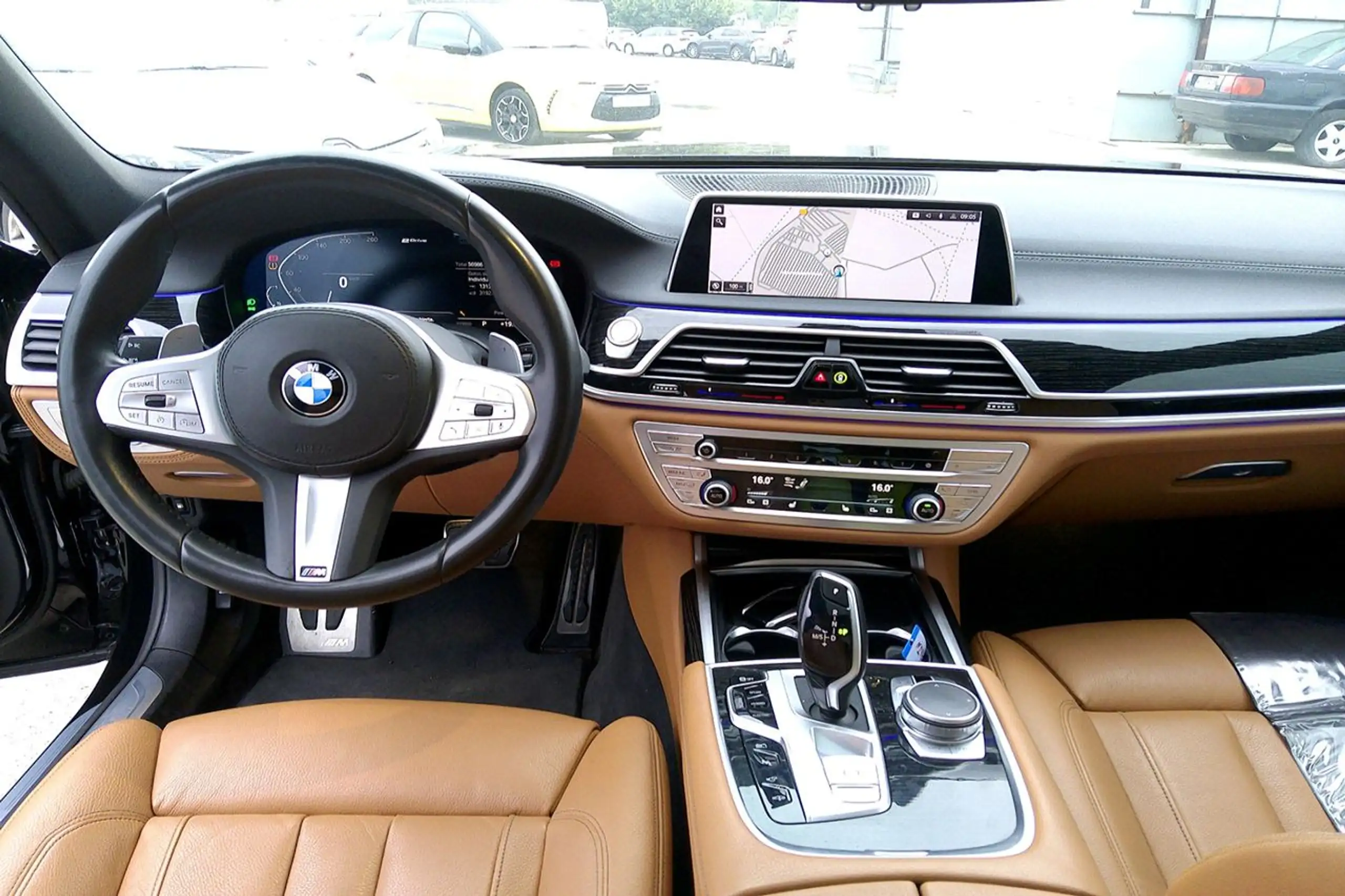 BMW - 745