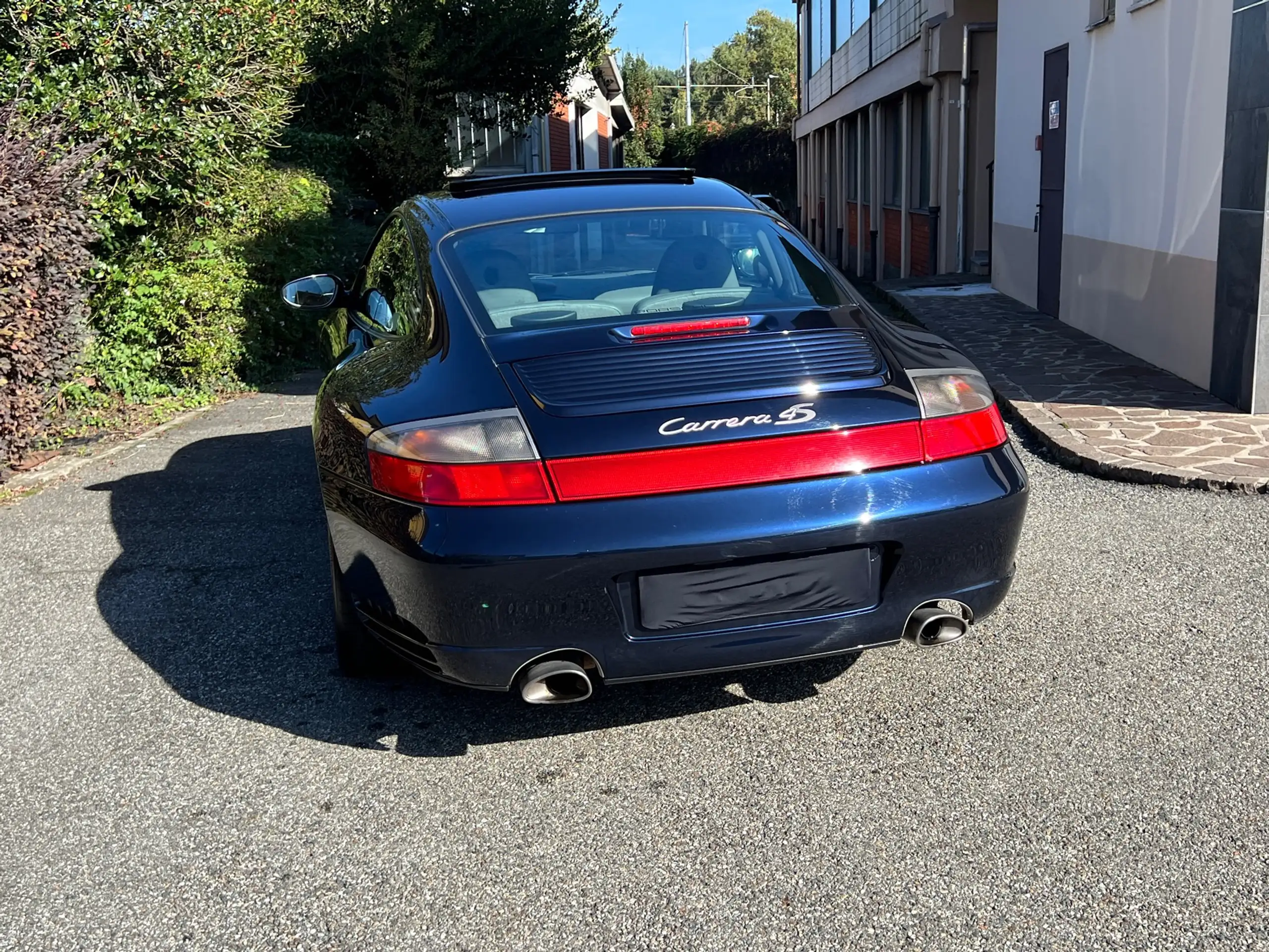 Porsche - 911