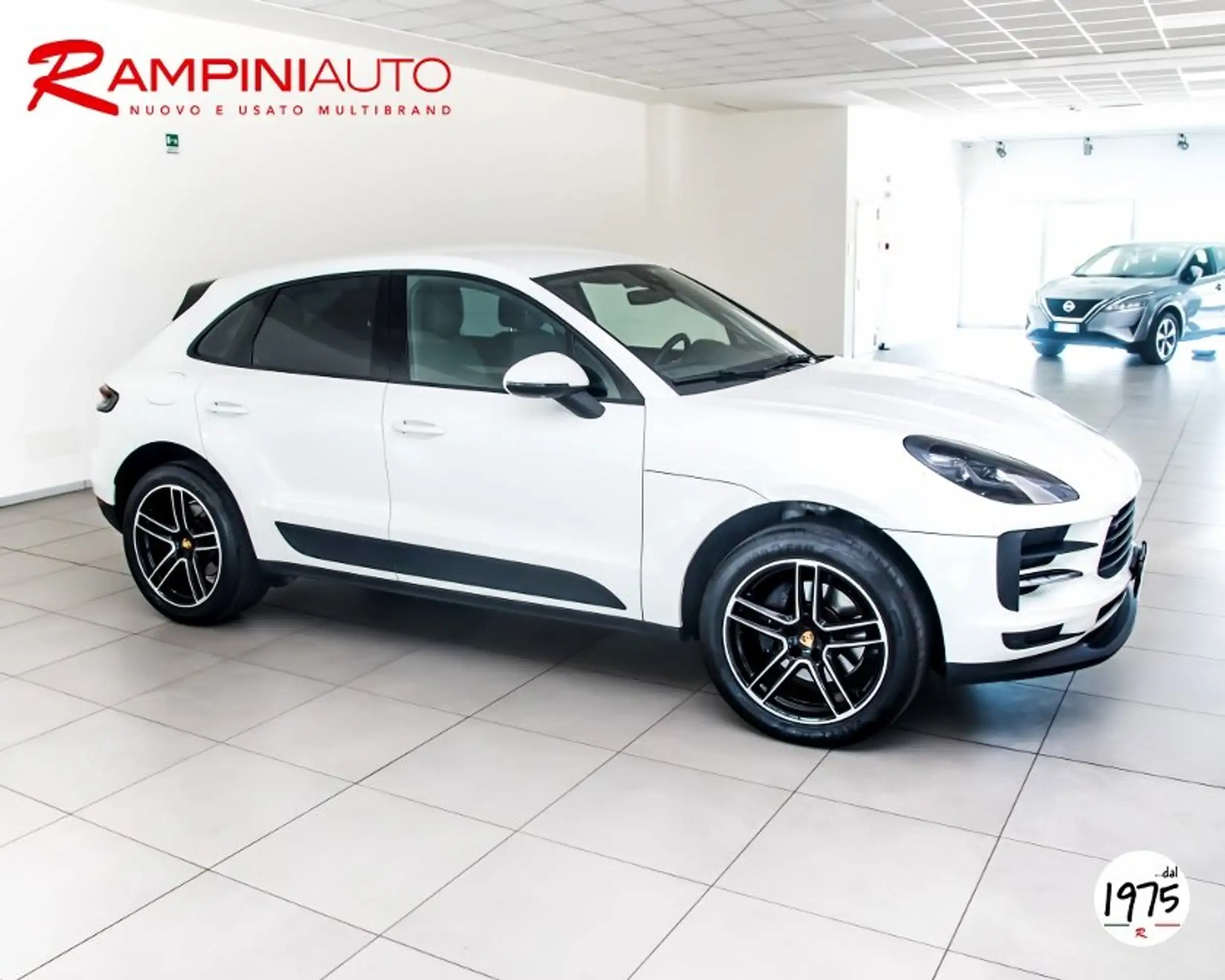 Porsche - Macan