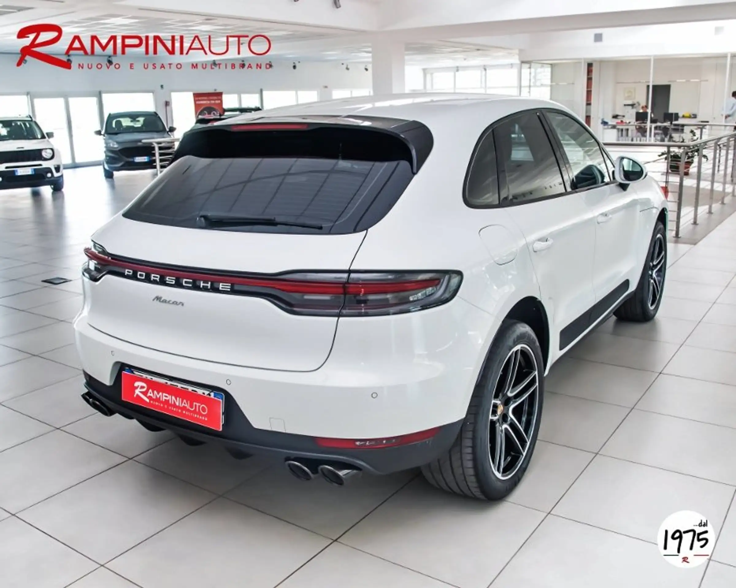 Porsche - Macan