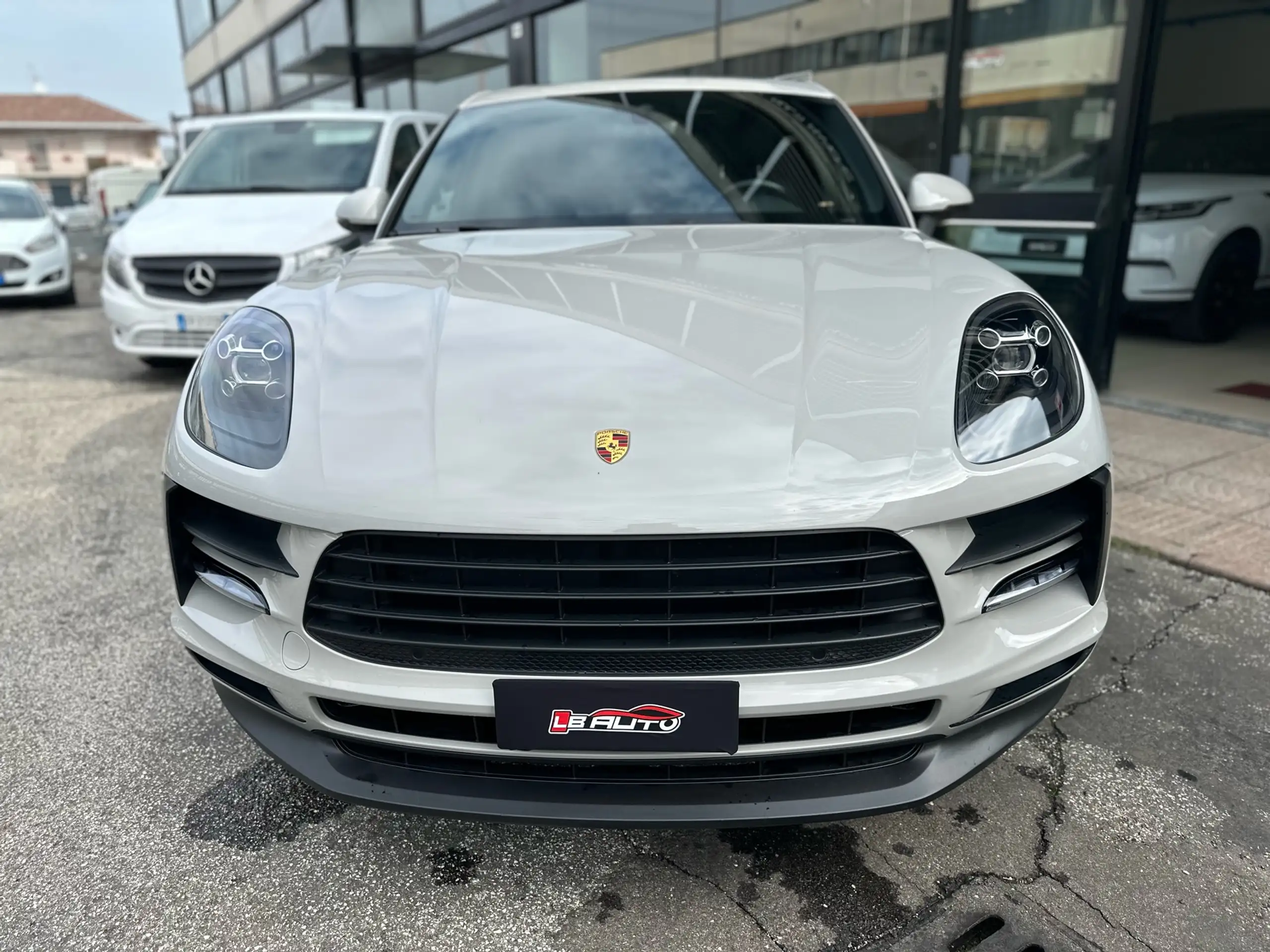 Porsche - Macan