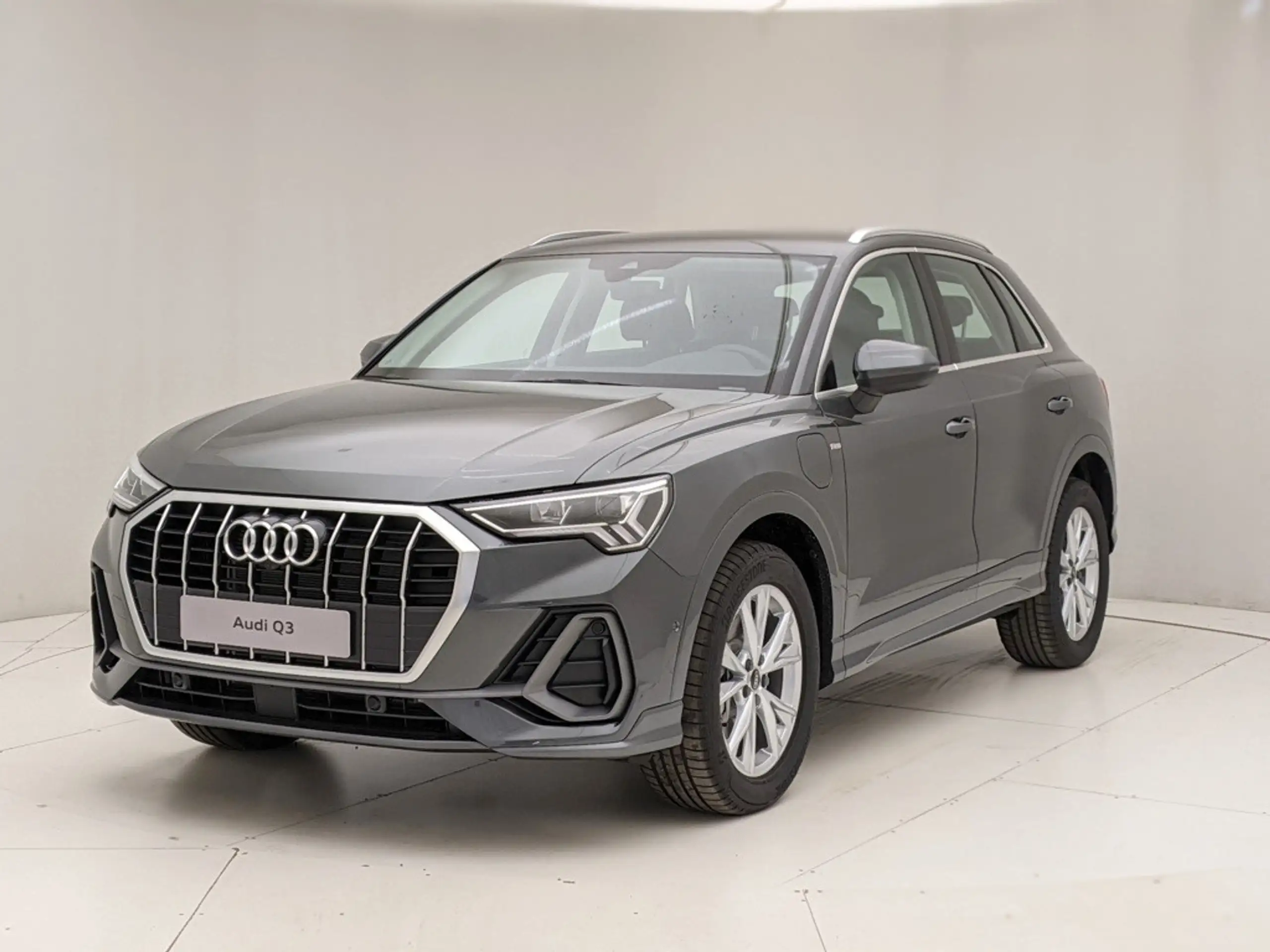 Audi - Q3