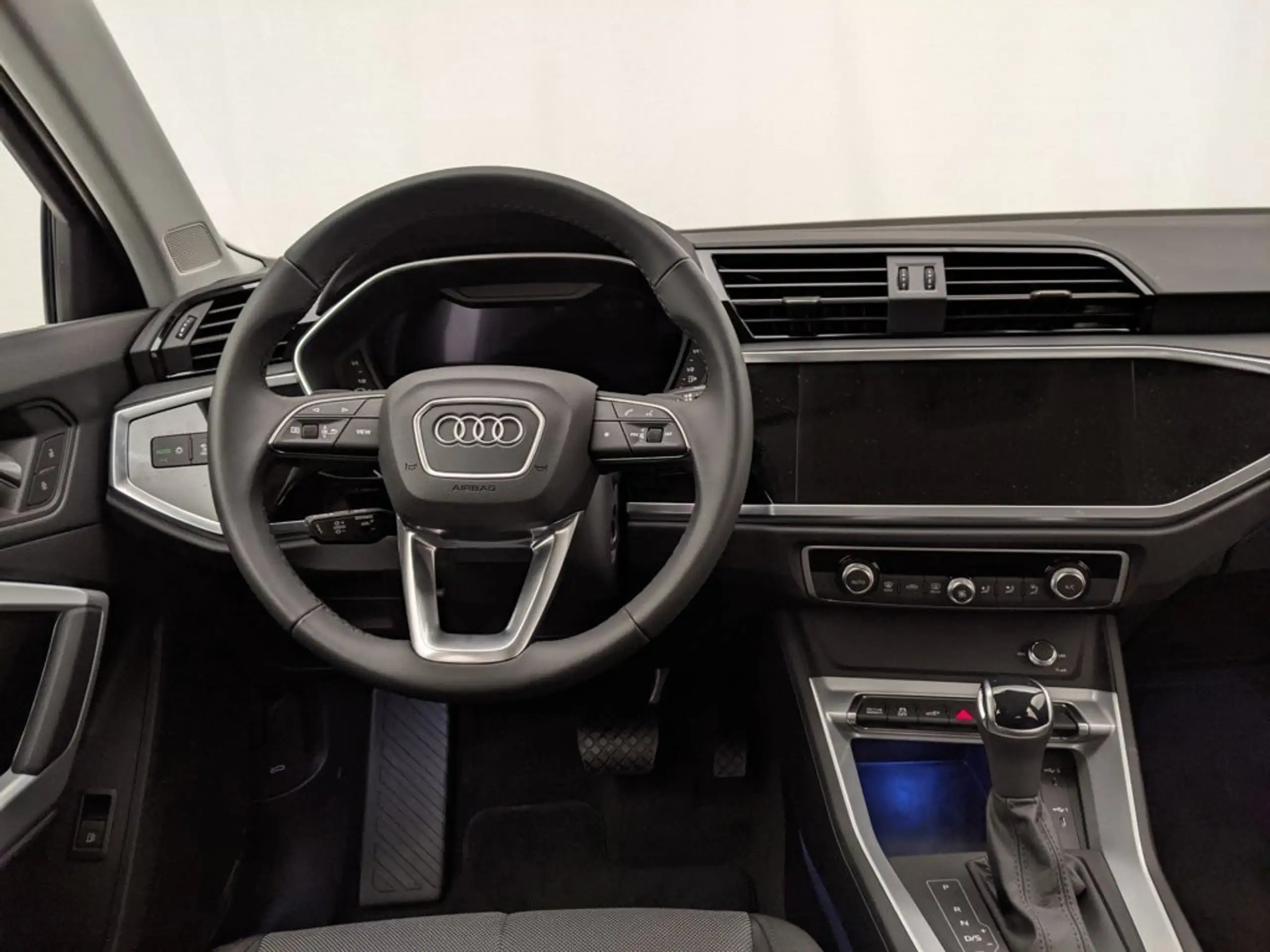 Audi - Q3