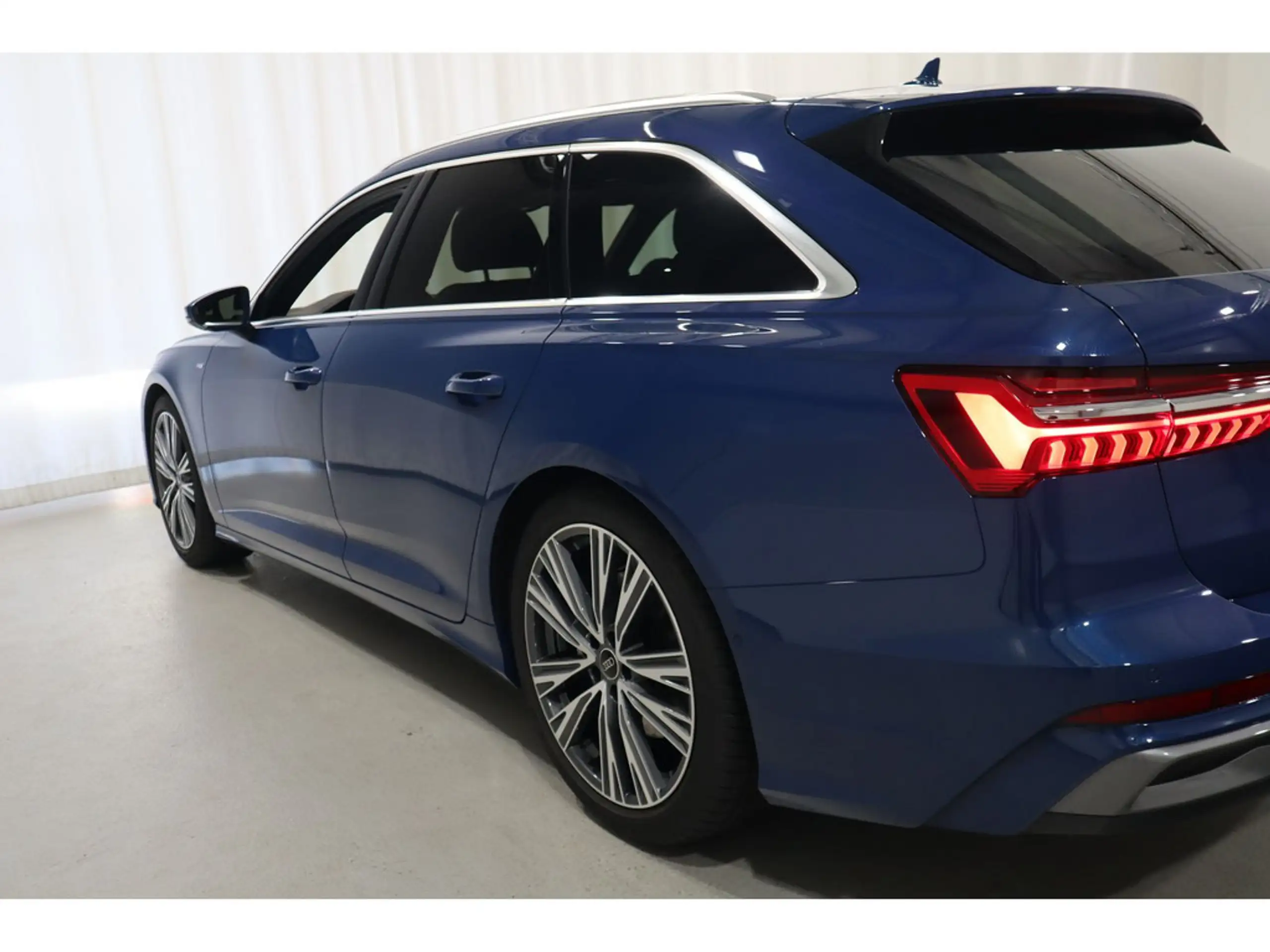 Audi - A6