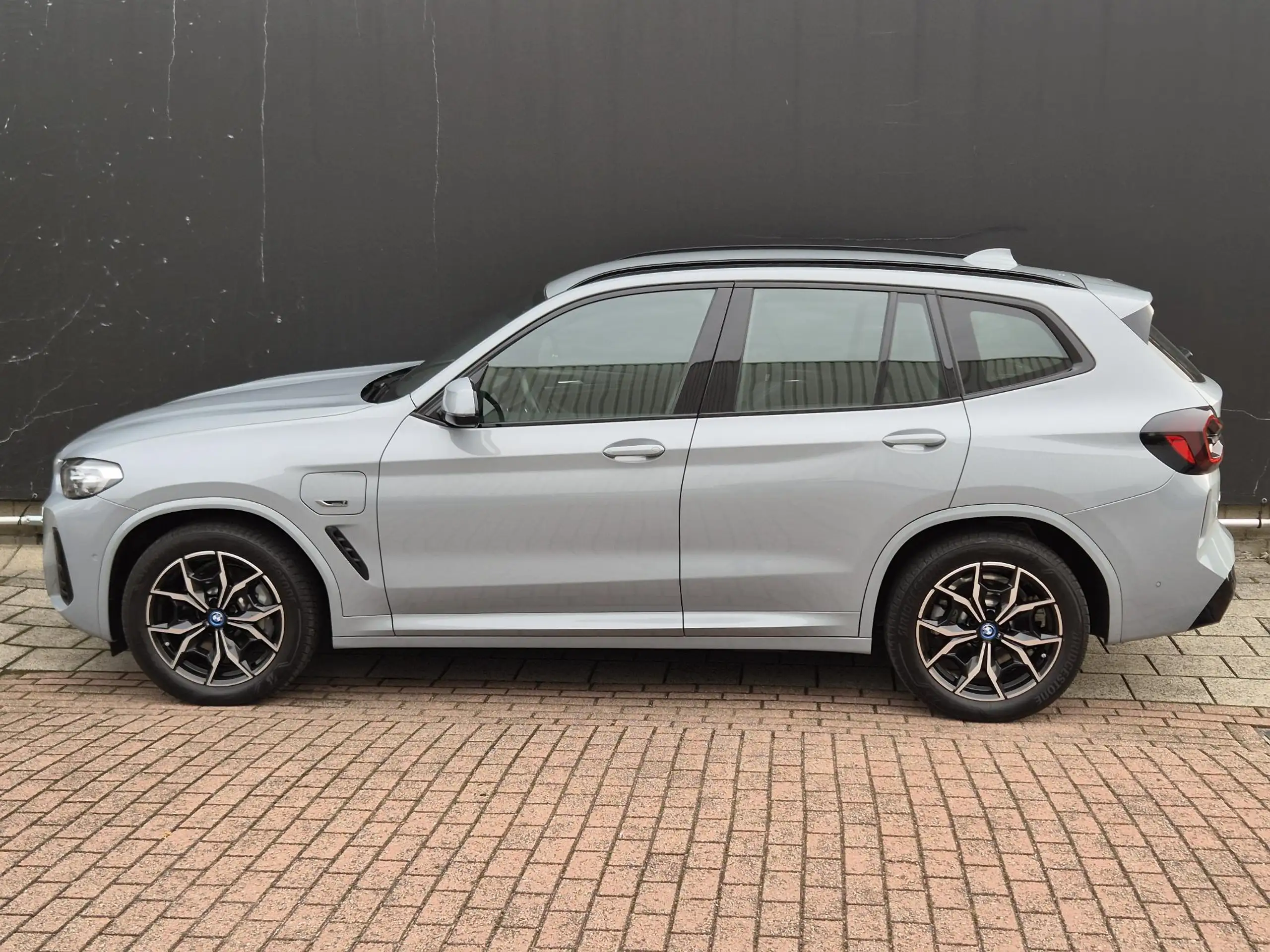 BMW - X3