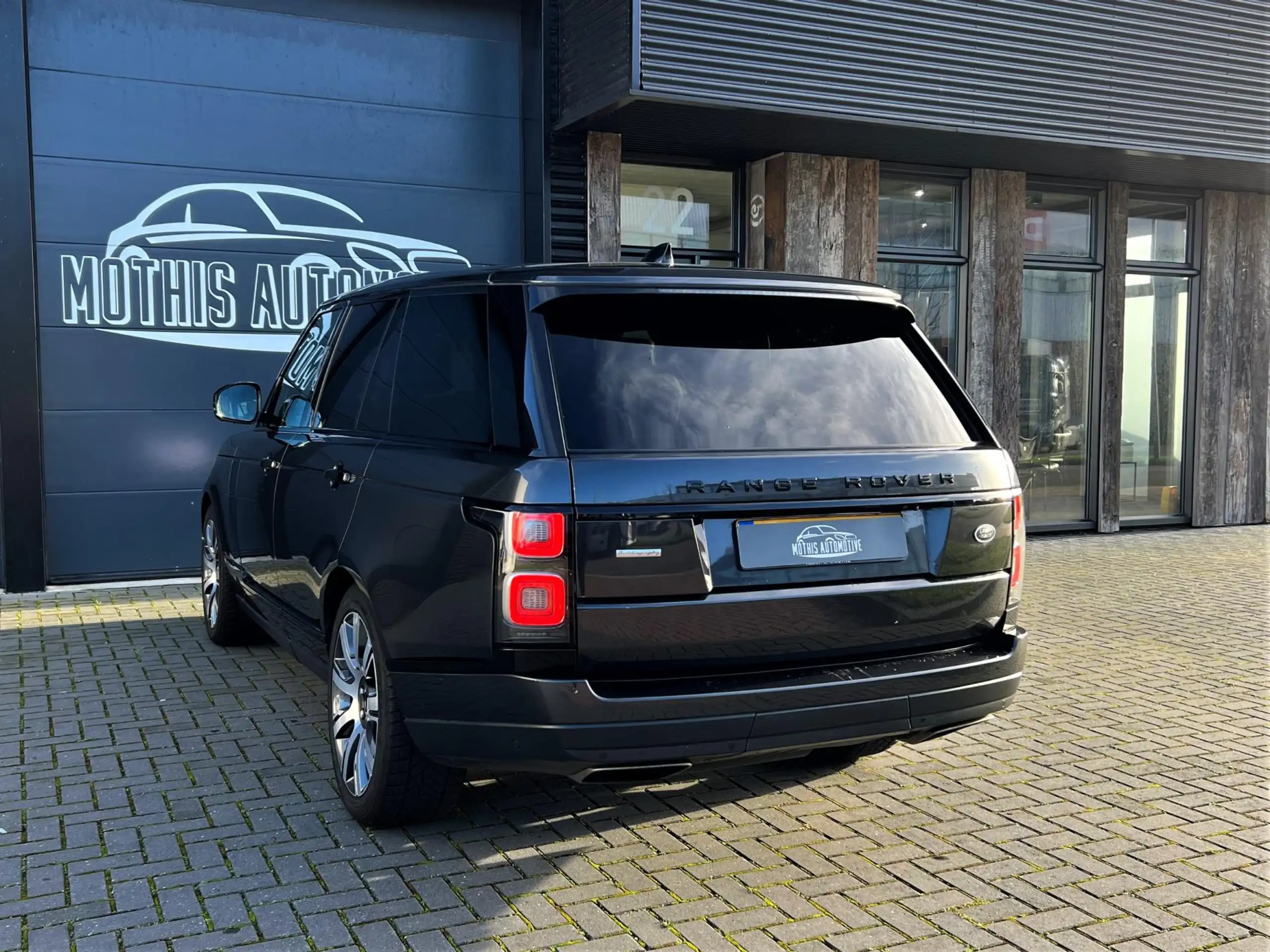 Land Rover - Range Rover