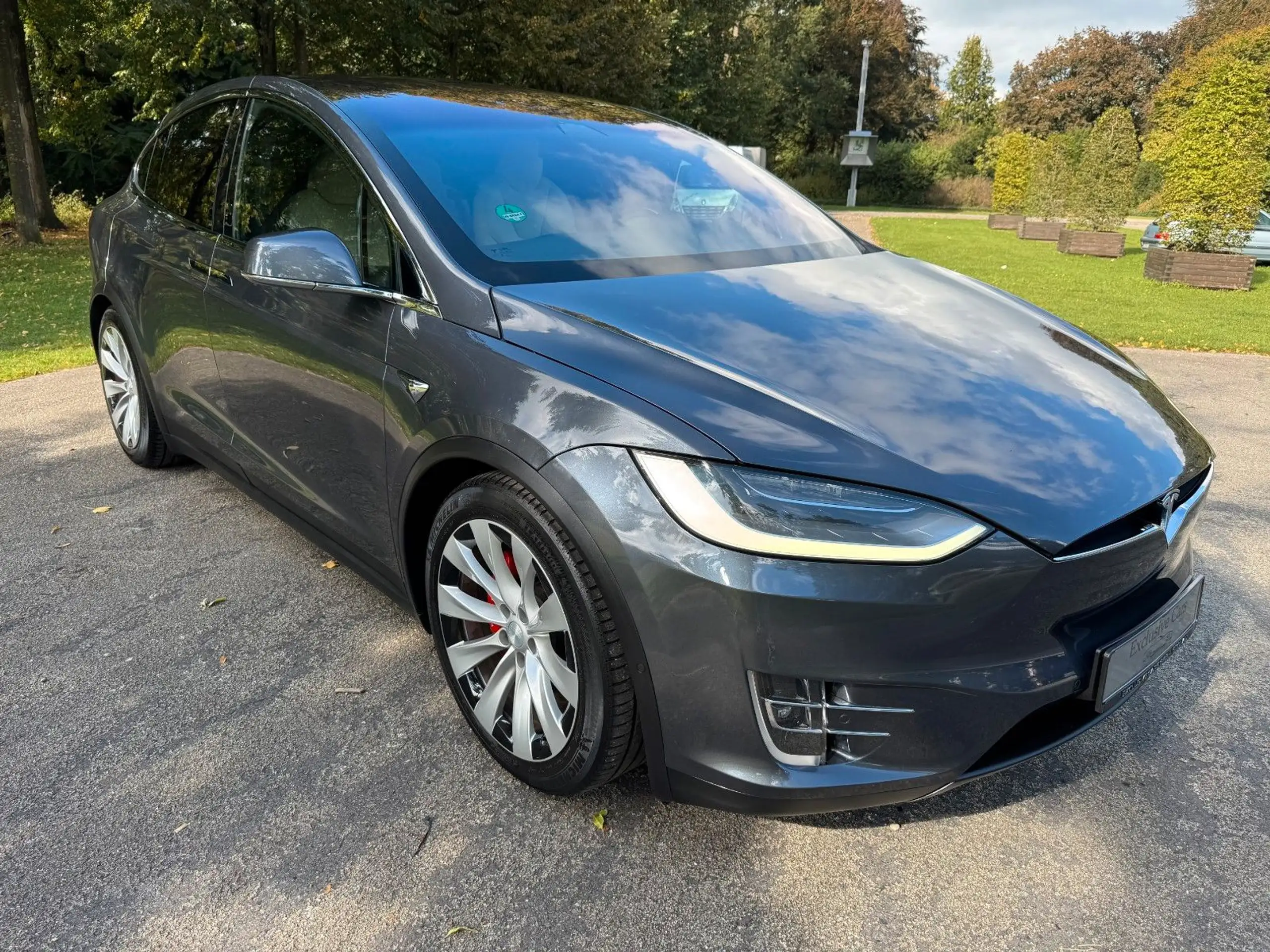 Tesla - Model X