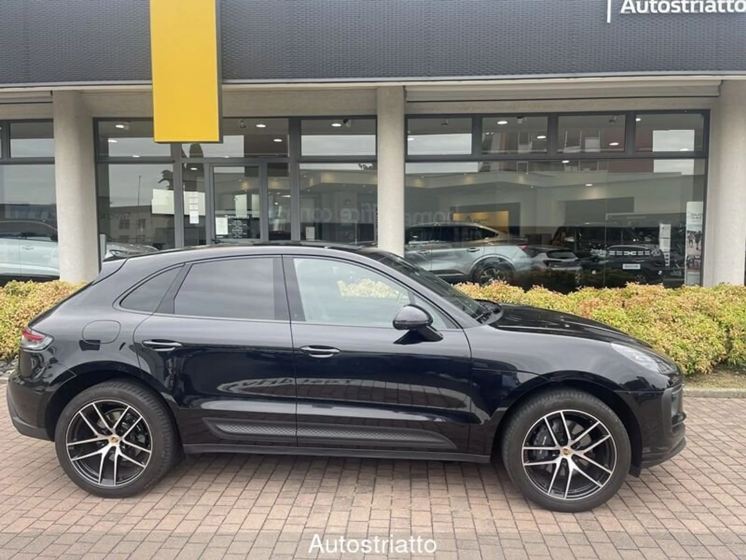 Porsche - Macan