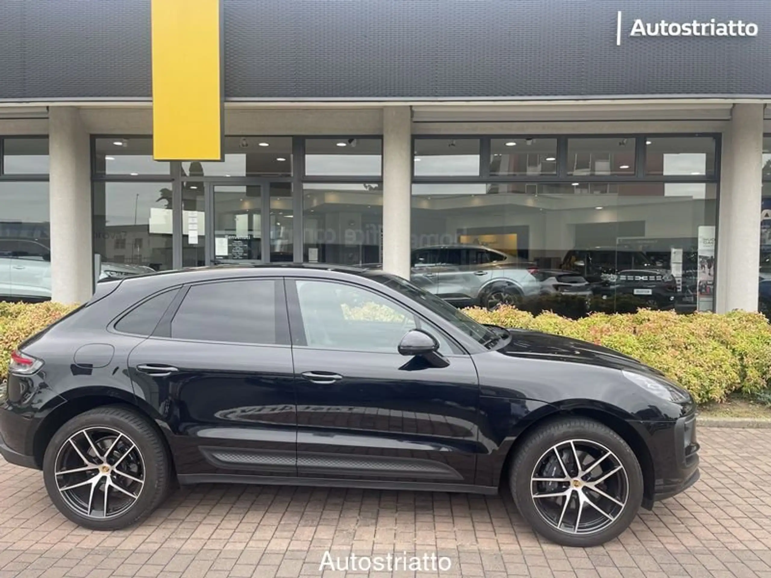 Porsche - Macan