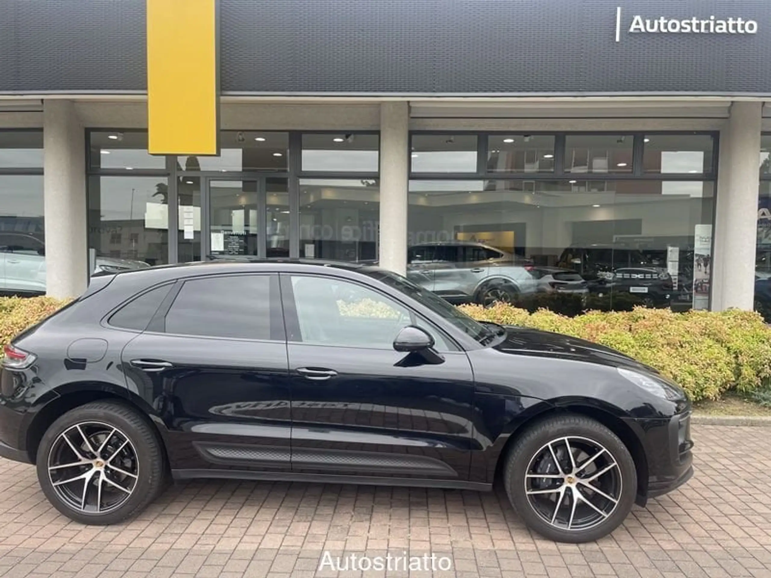 Porsche - Macan