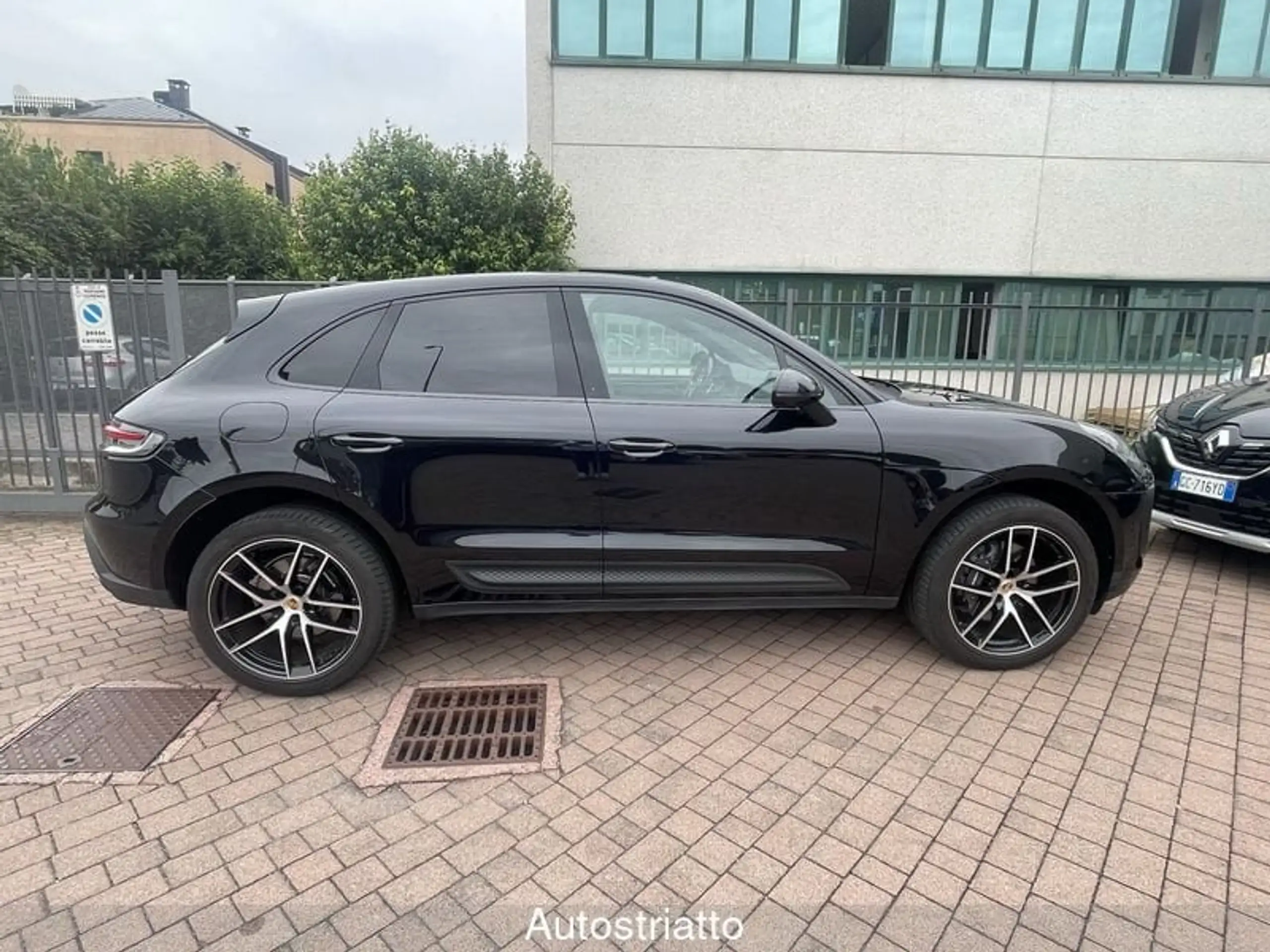 Porsche - Macan