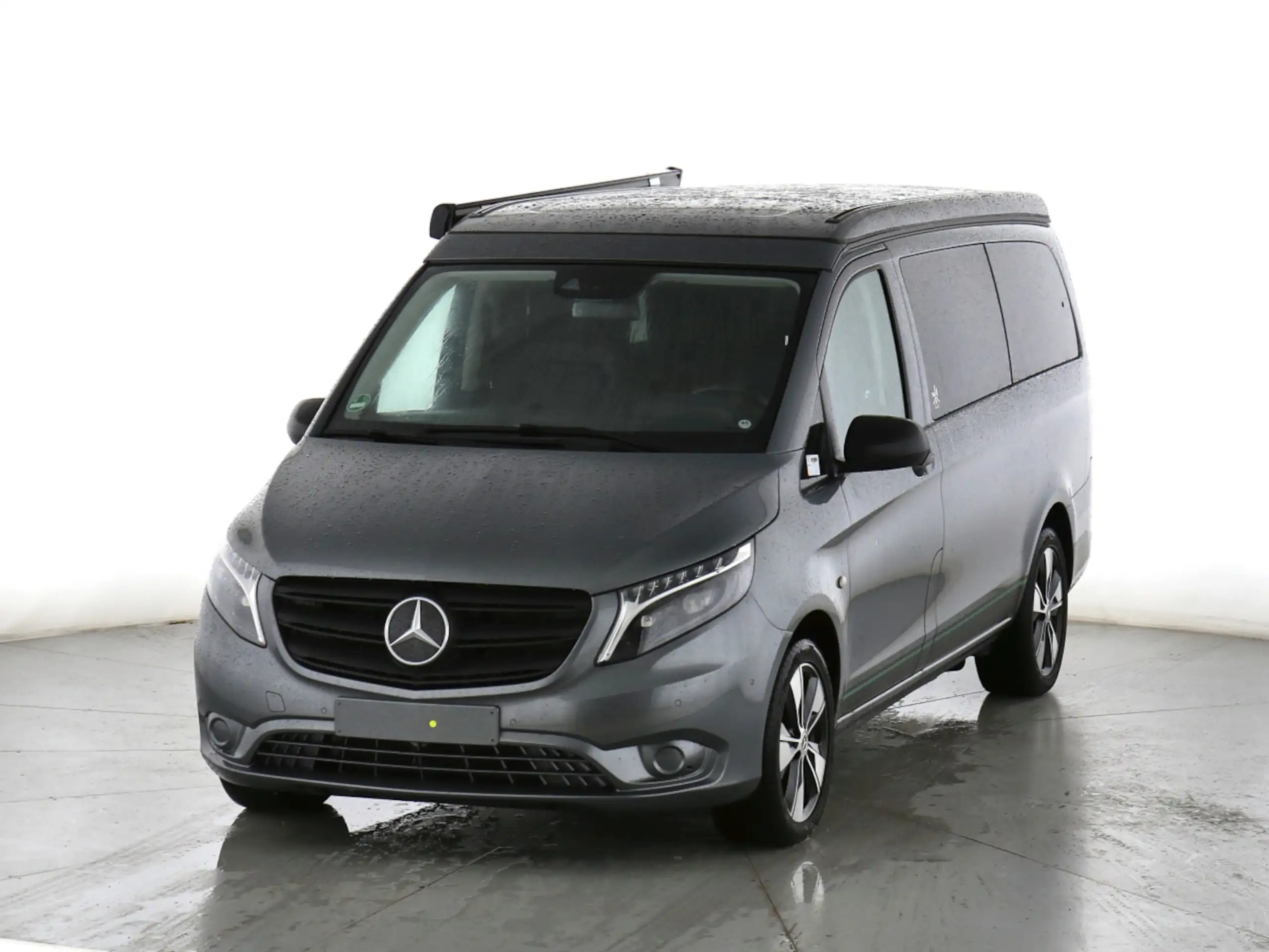 Mercedes-Benz - V 220