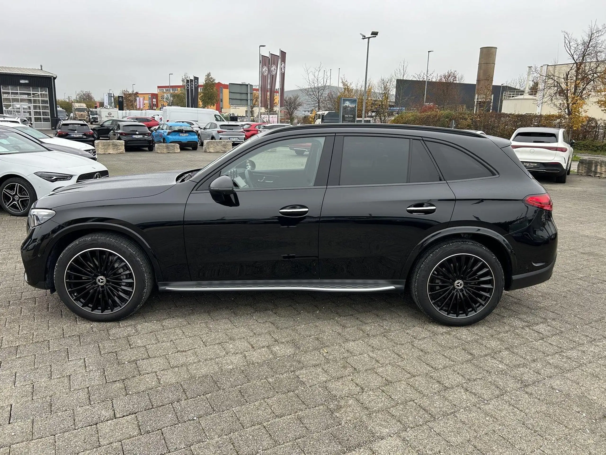 Mercedes-Benz - GLC 220