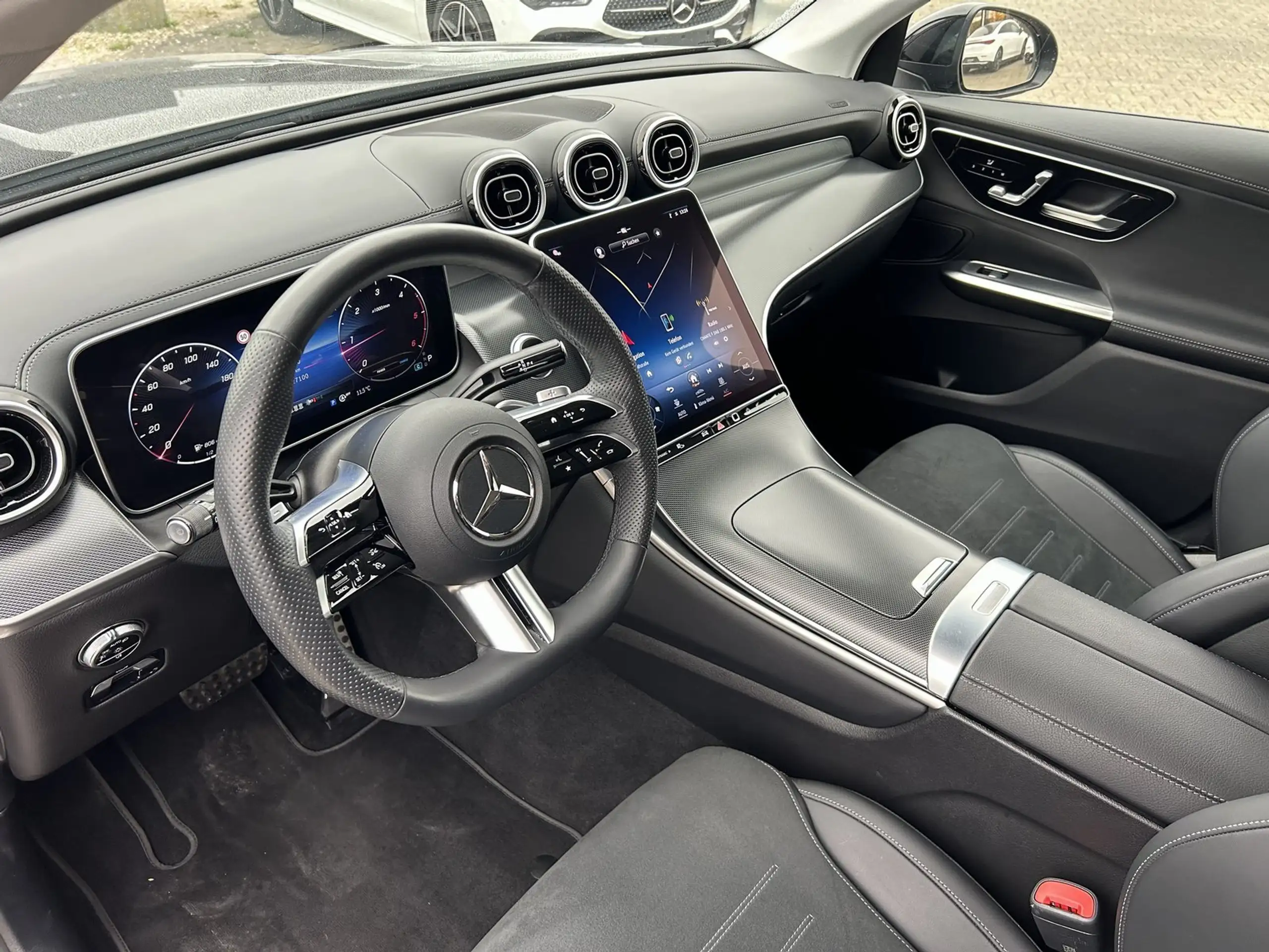 Mercedes-Benz - GLC 220