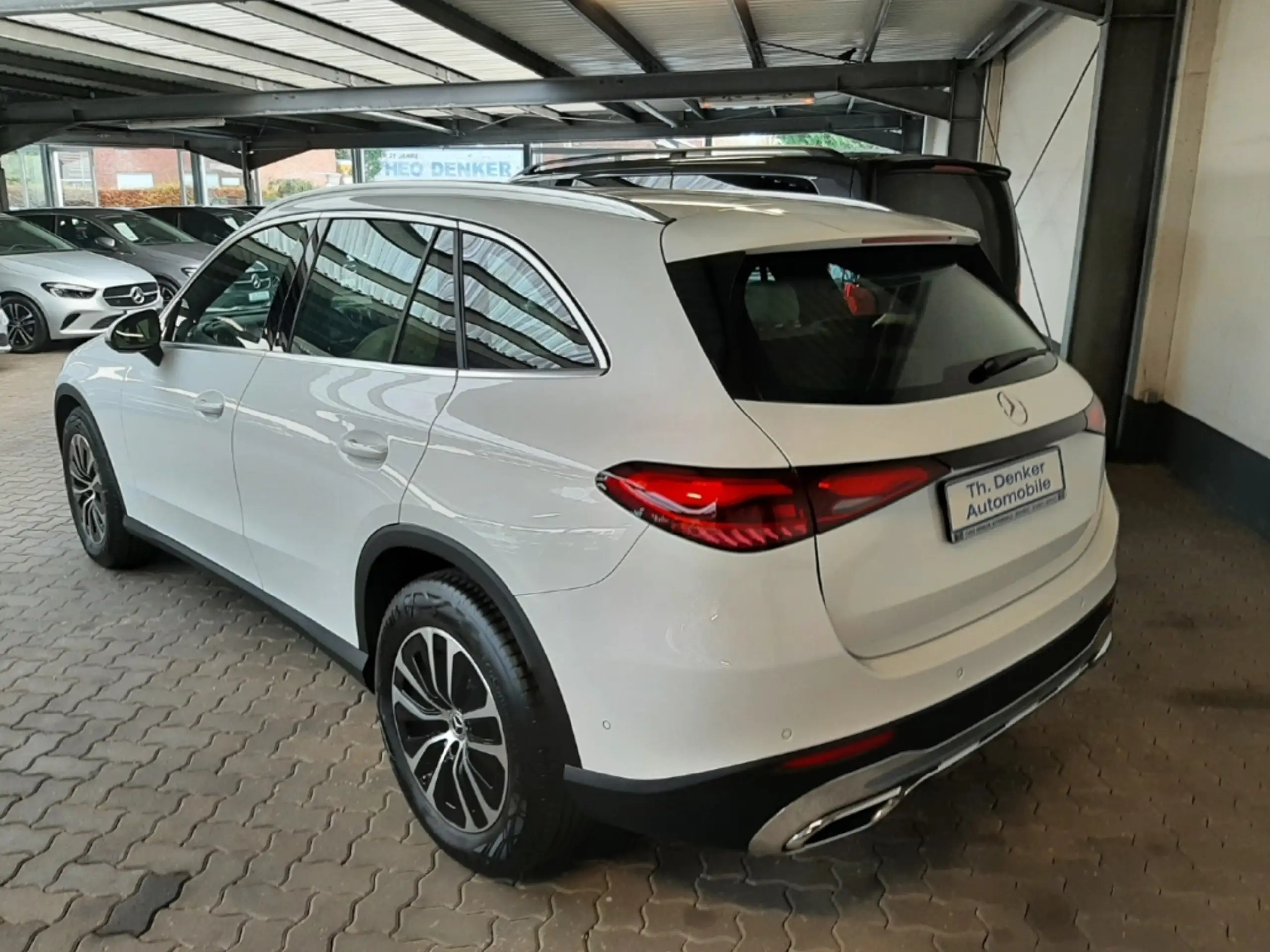 Mercedes-Benz - GLC 220