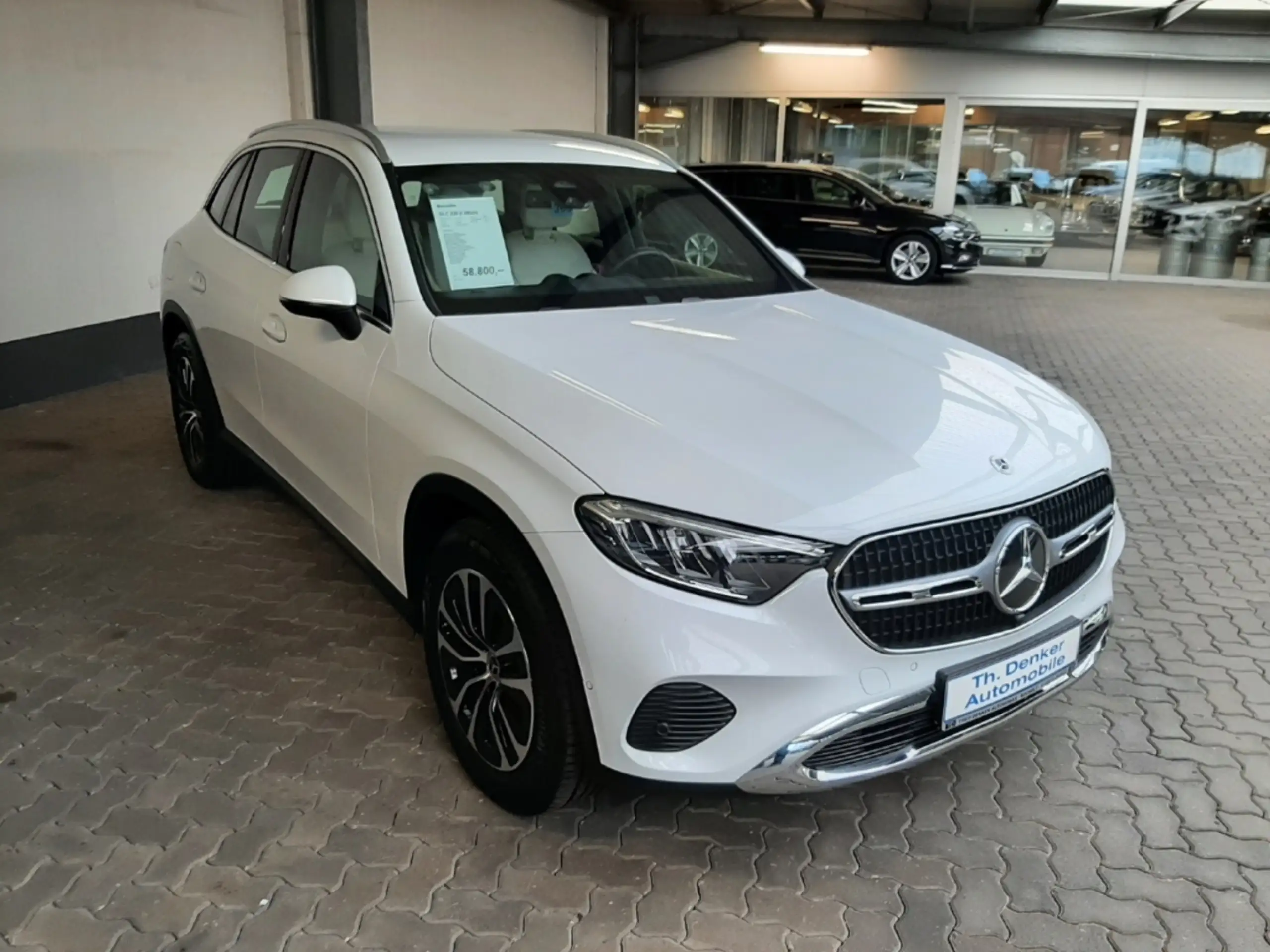 Mercedes-Benz - GLC 220