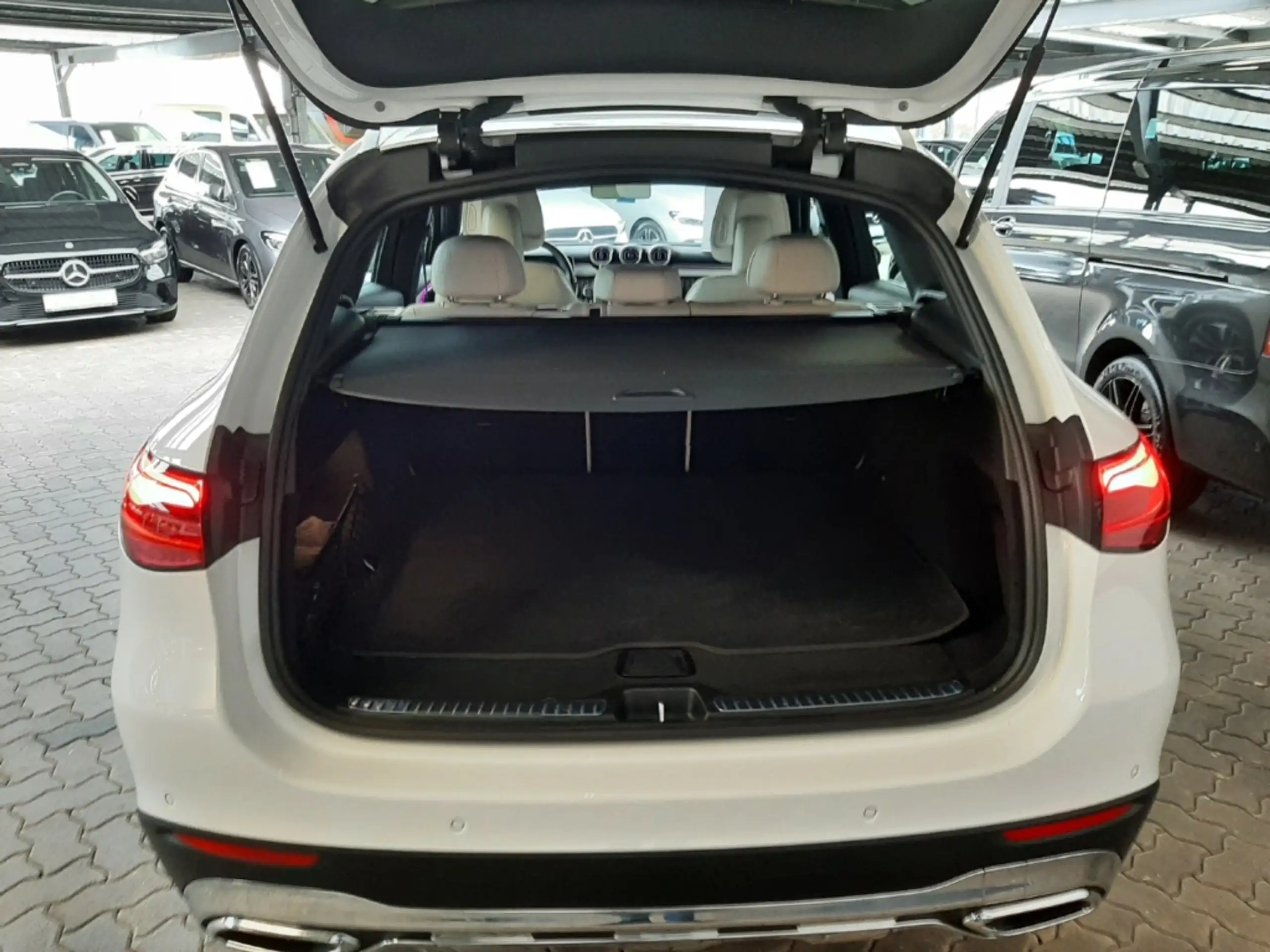 Mercedes-Benz - GLC 220