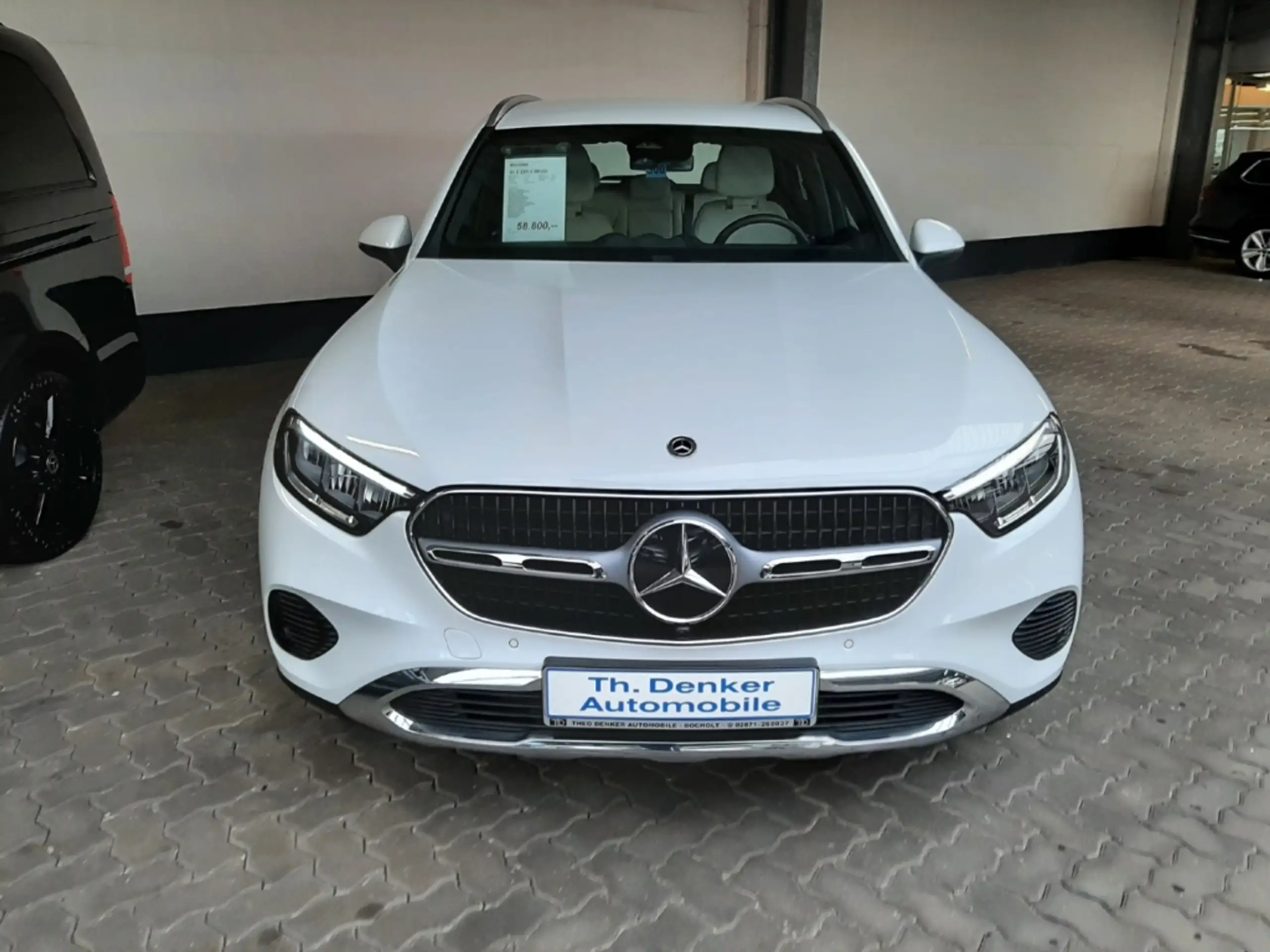 Mercedes-Benz - GLC 220