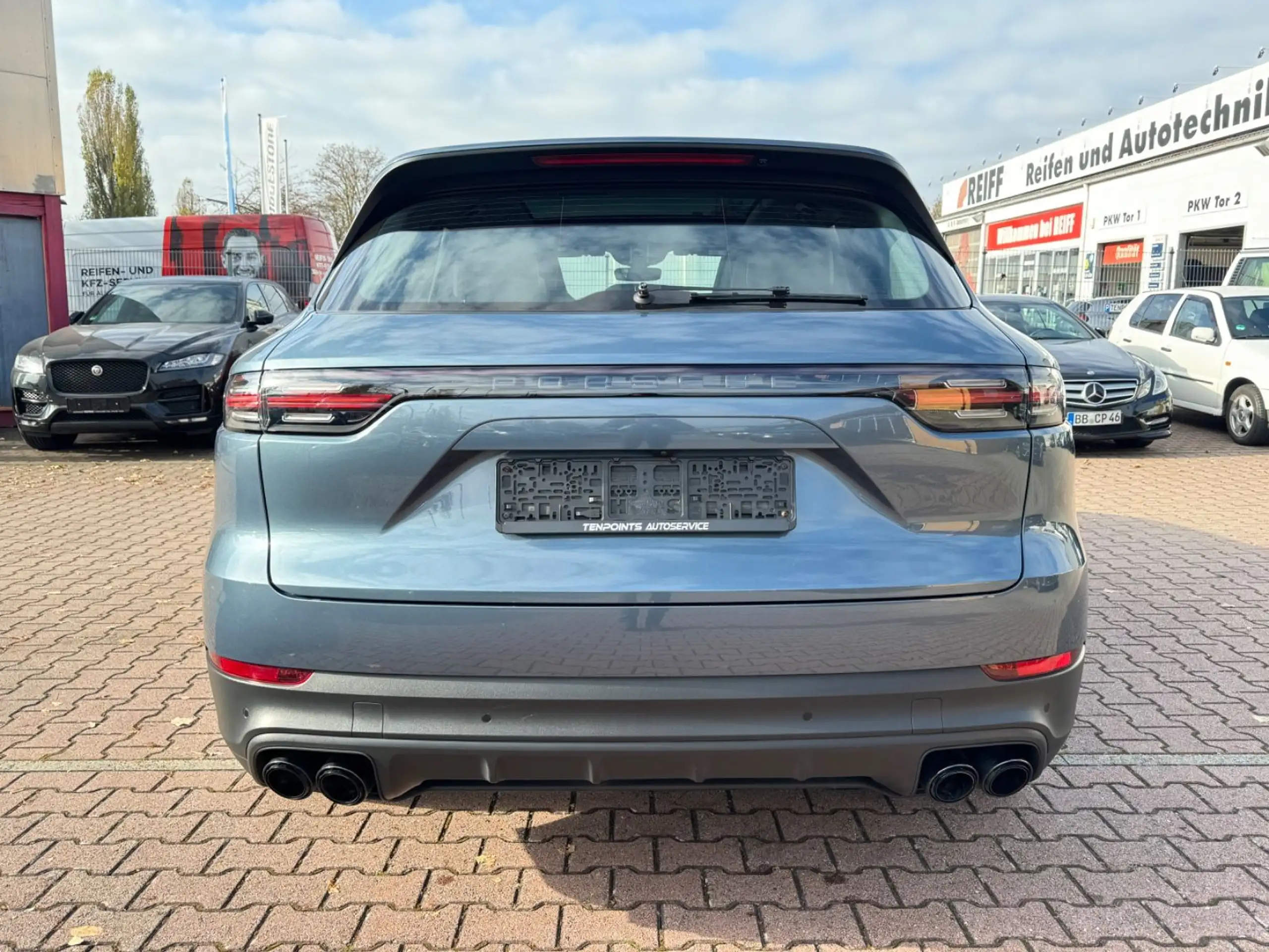 Porsche - Cayenne