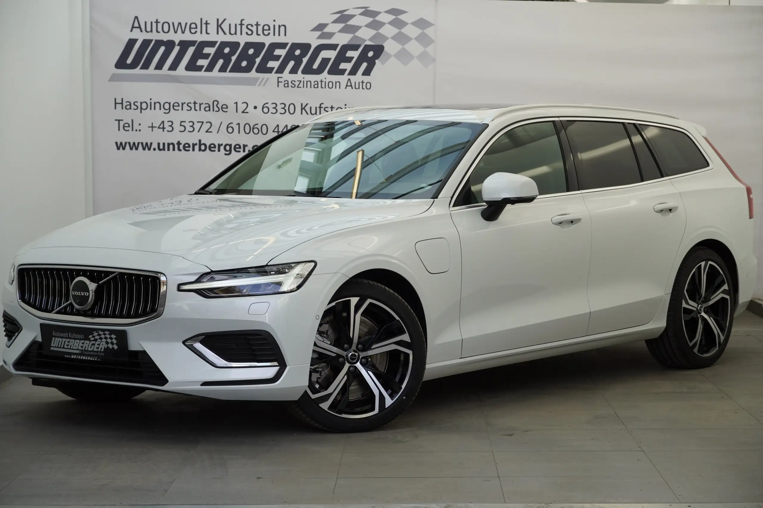 Volvo V60 2024