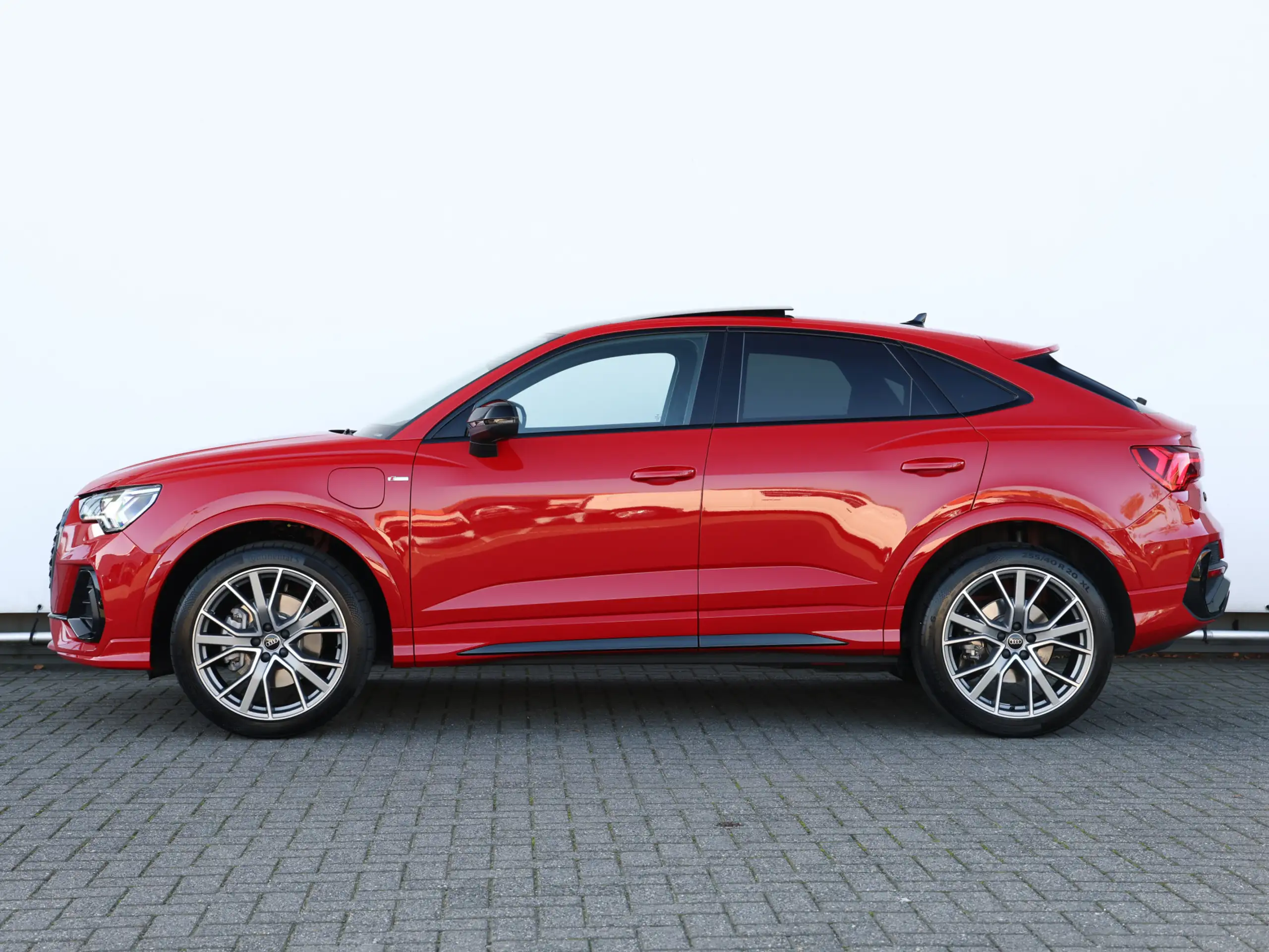 Audi - Q3