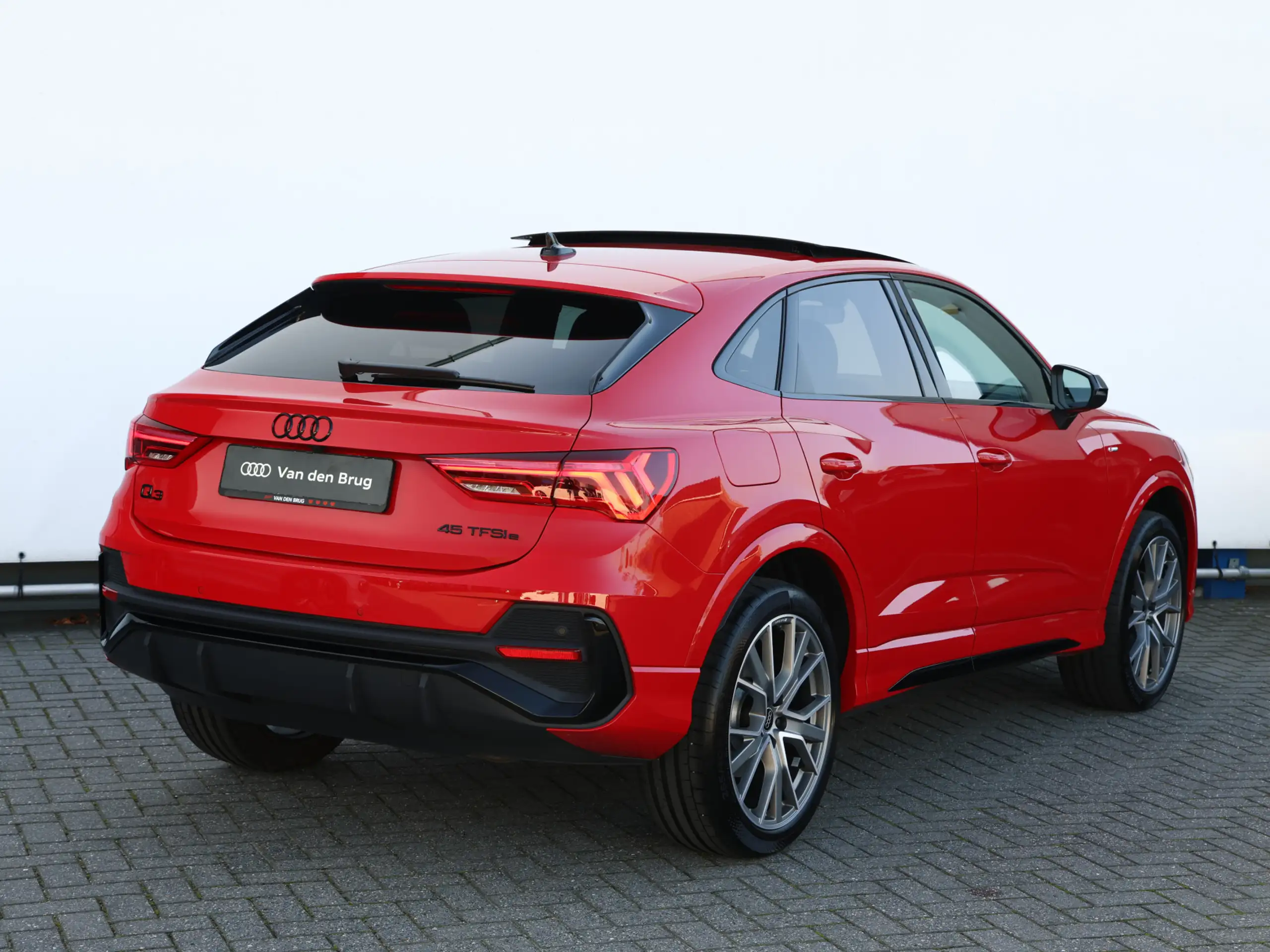 Audi - Q3