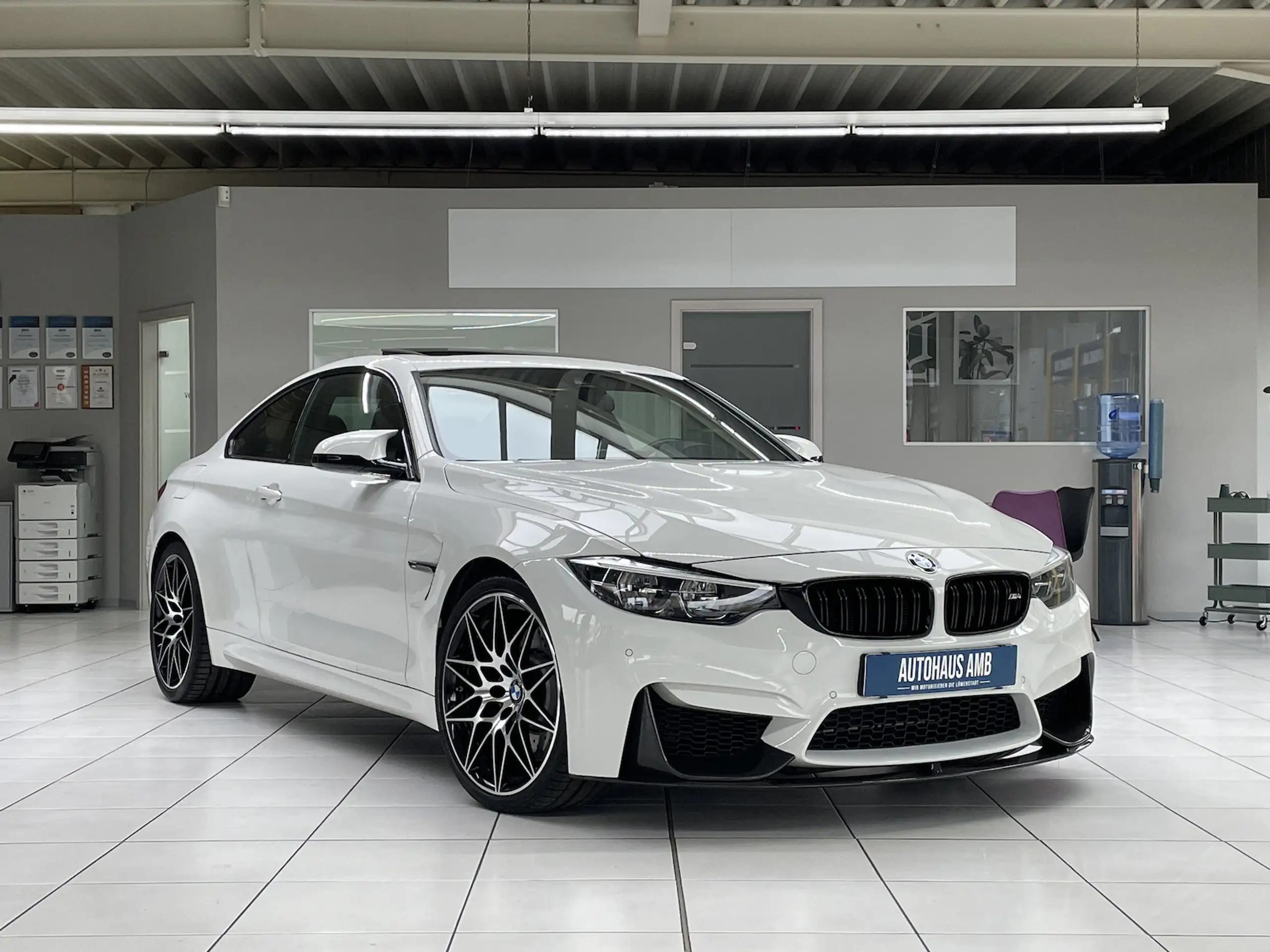 BMW - M4