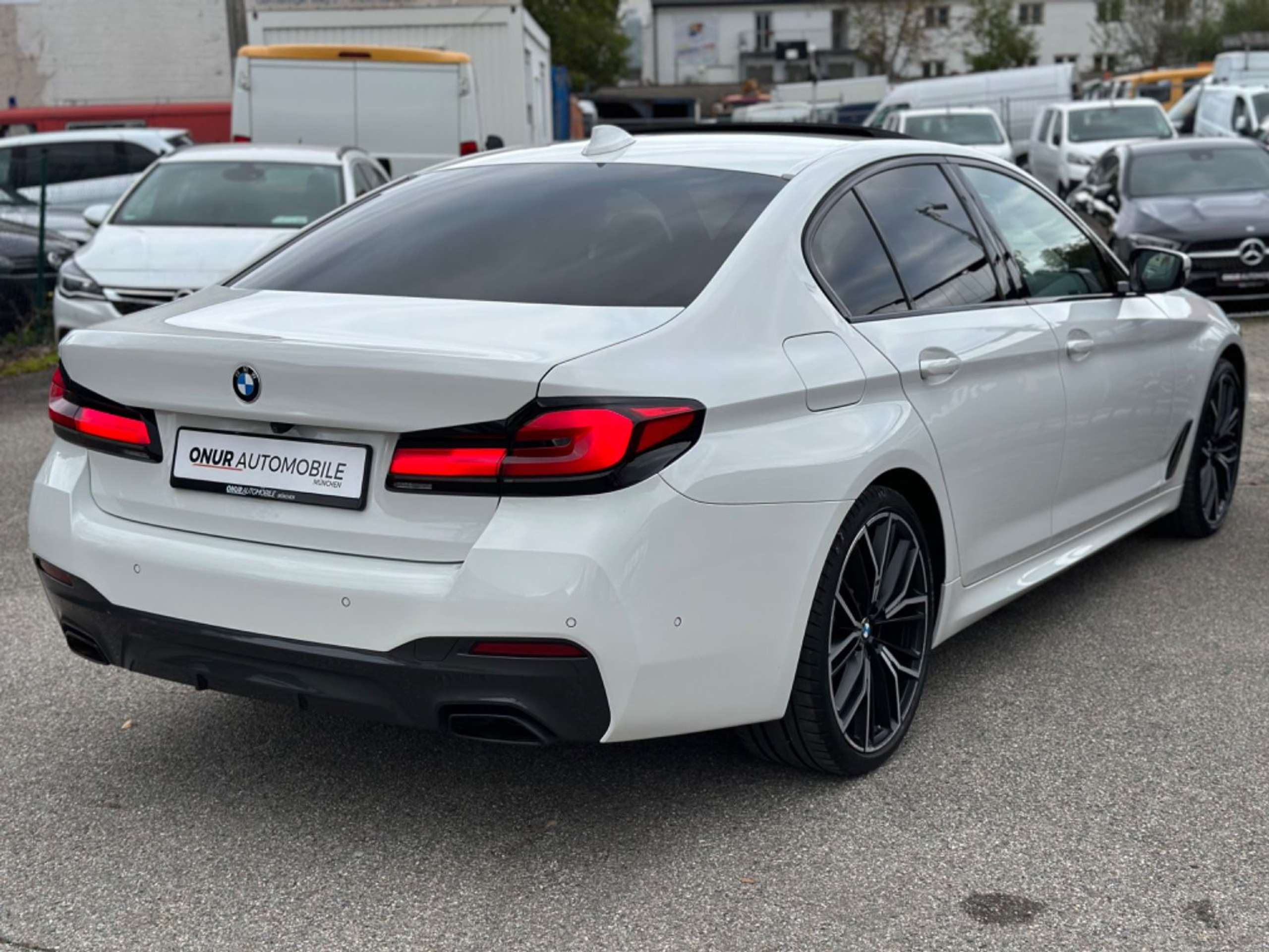 BMW - 530