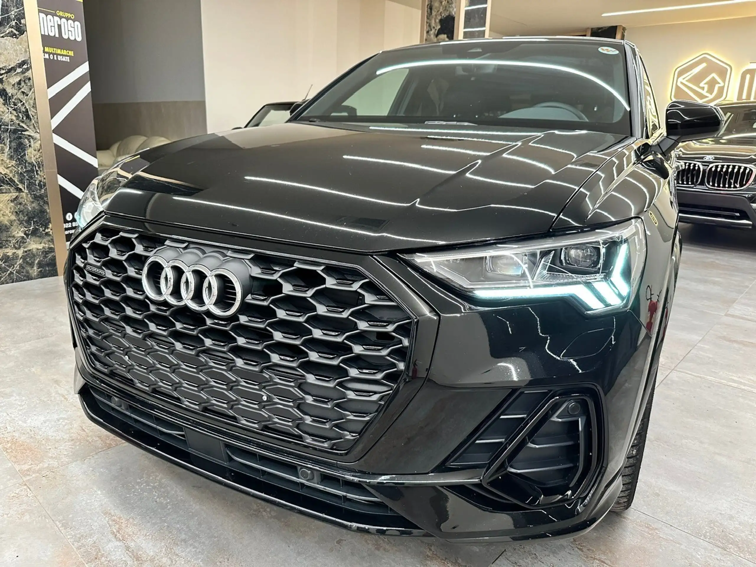 Audi - Q3