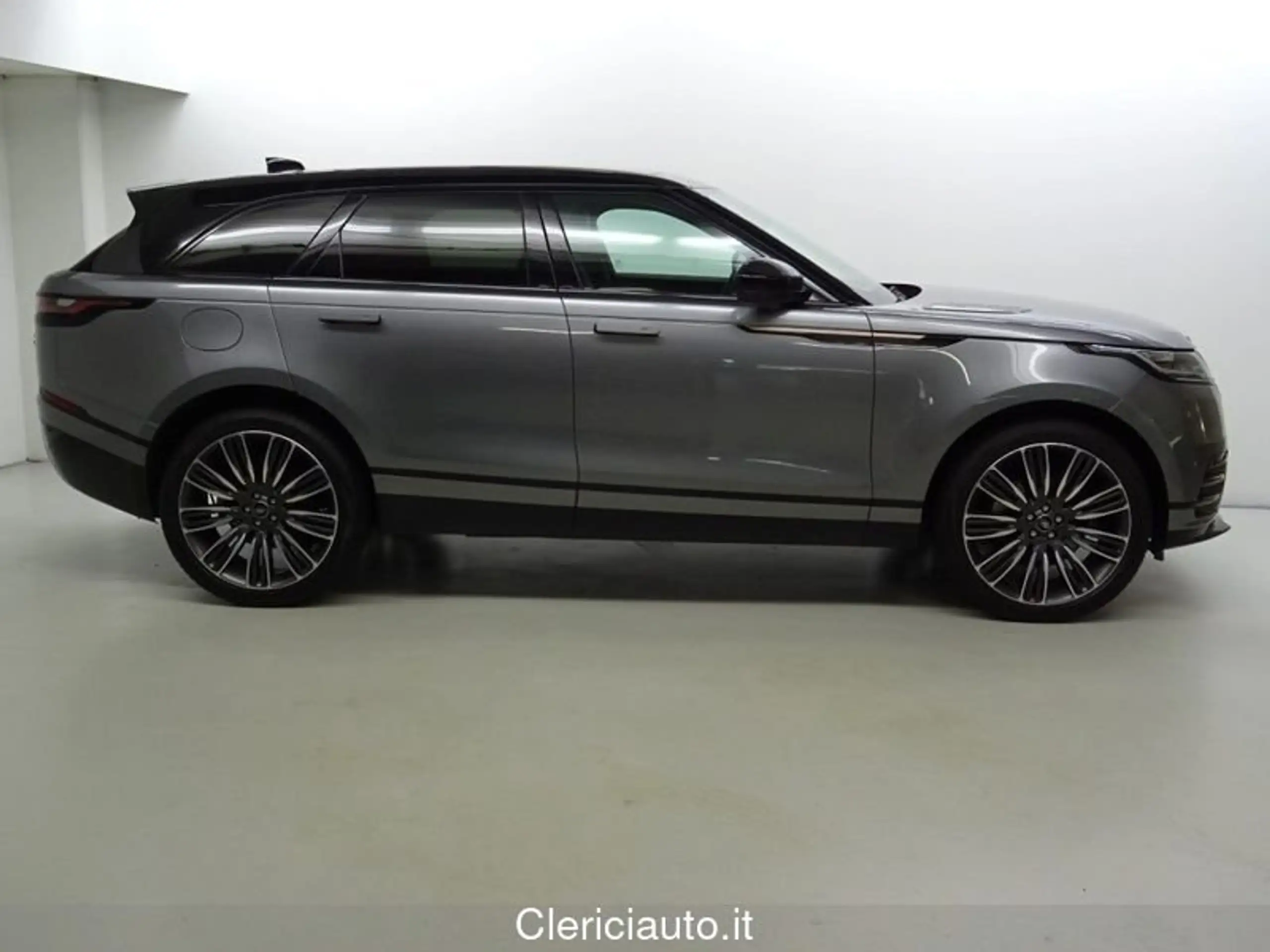 Land Rover - Range Rover Velar