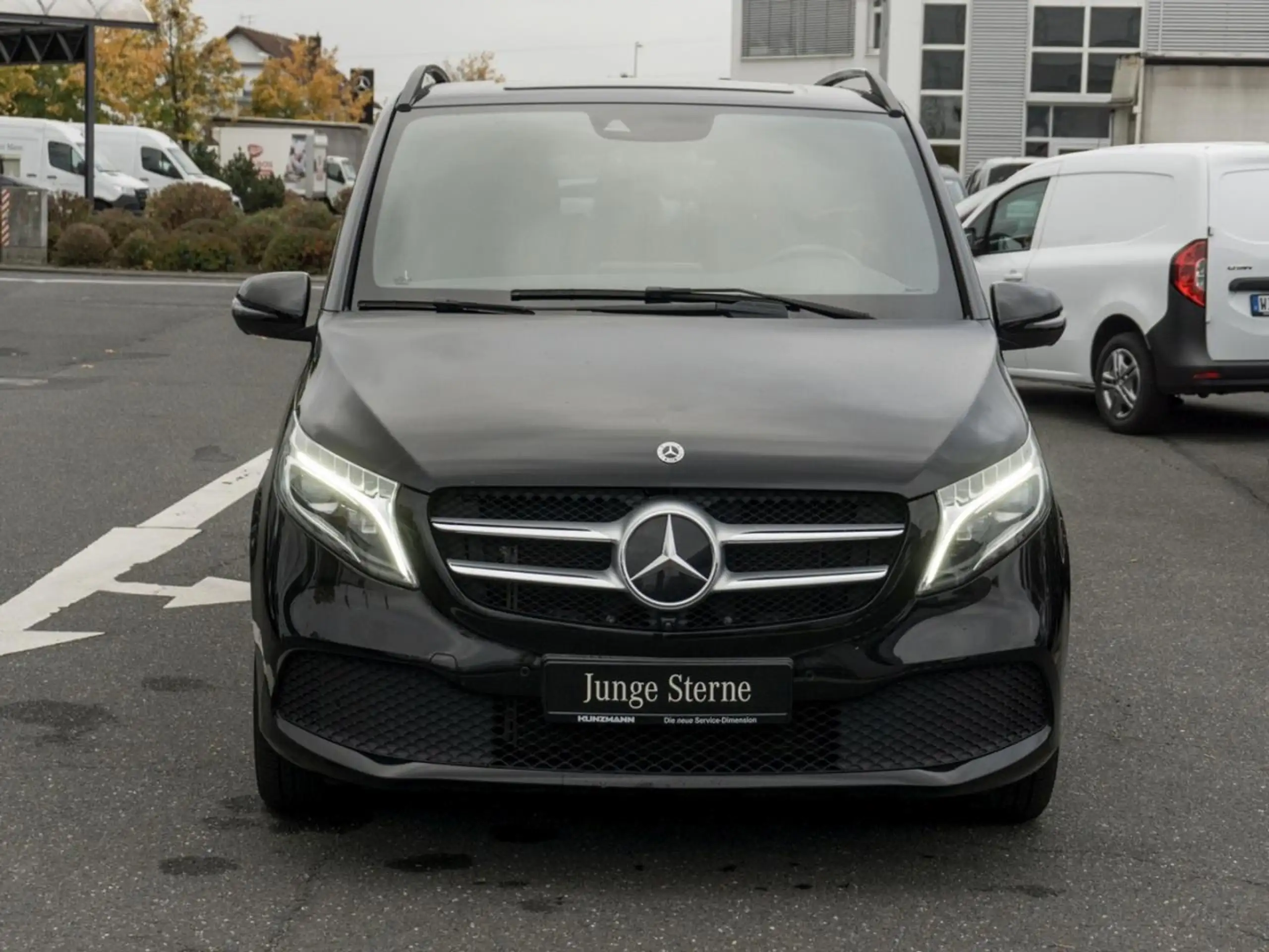 Mercedes-Benz - V 250