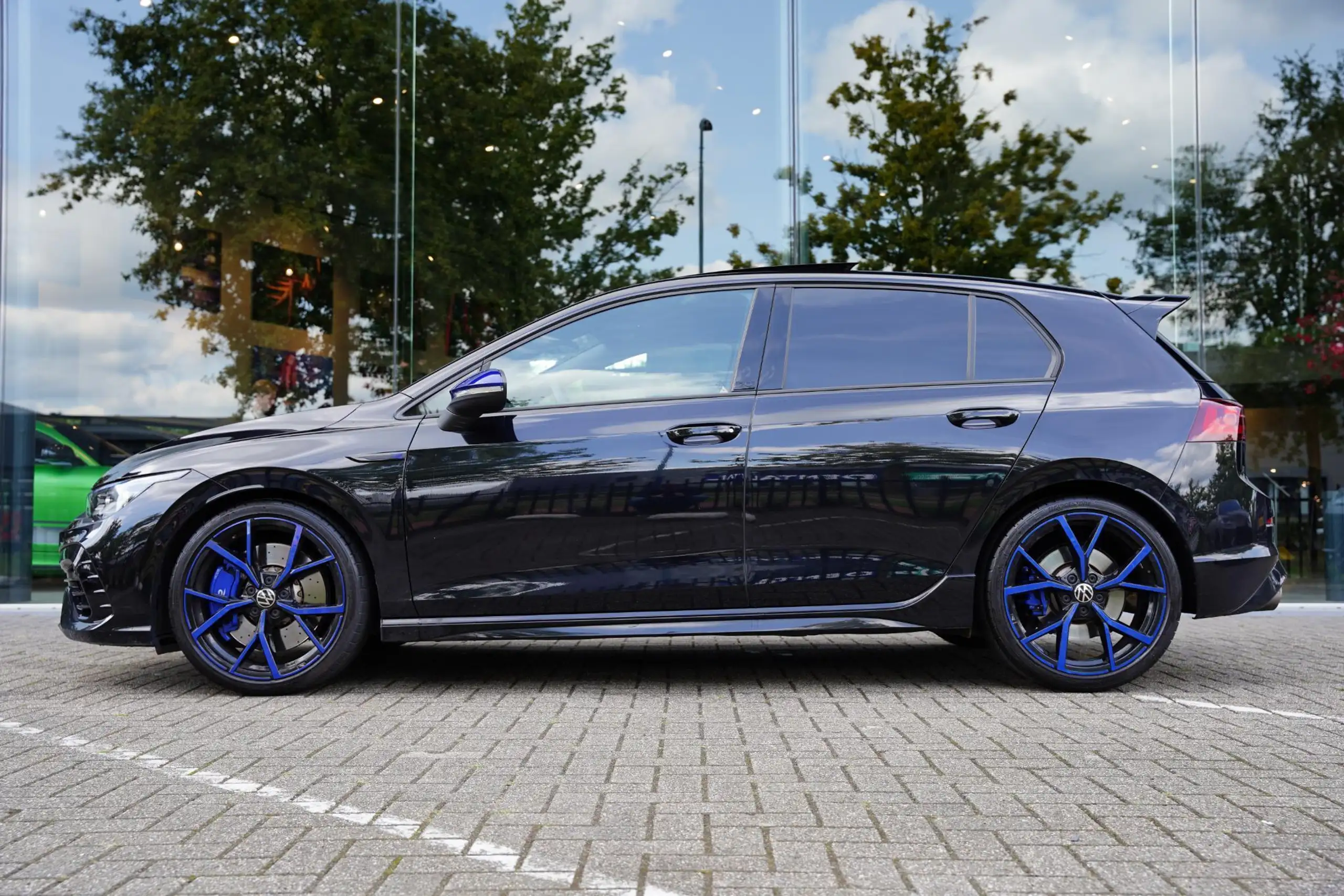 Volkswagen - Golf