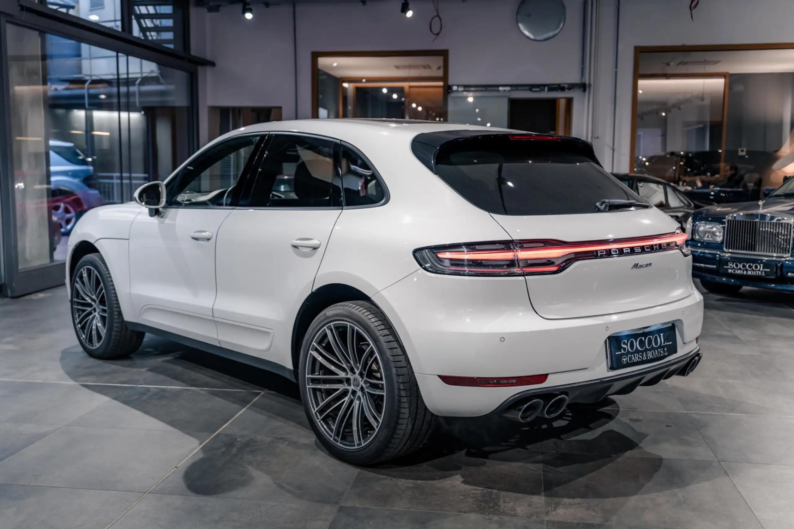 Porsche - Macan