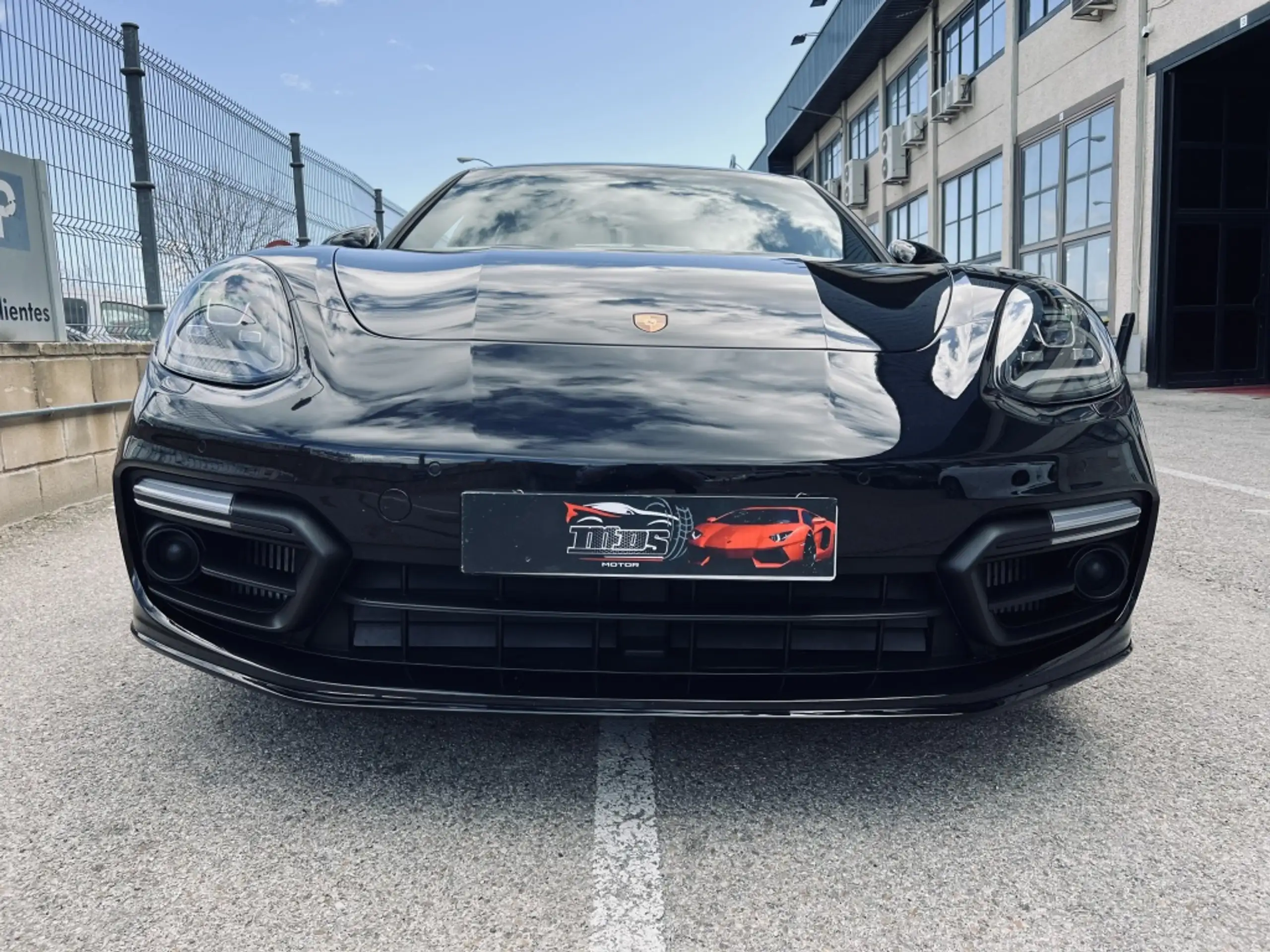 Porsche - Panamera