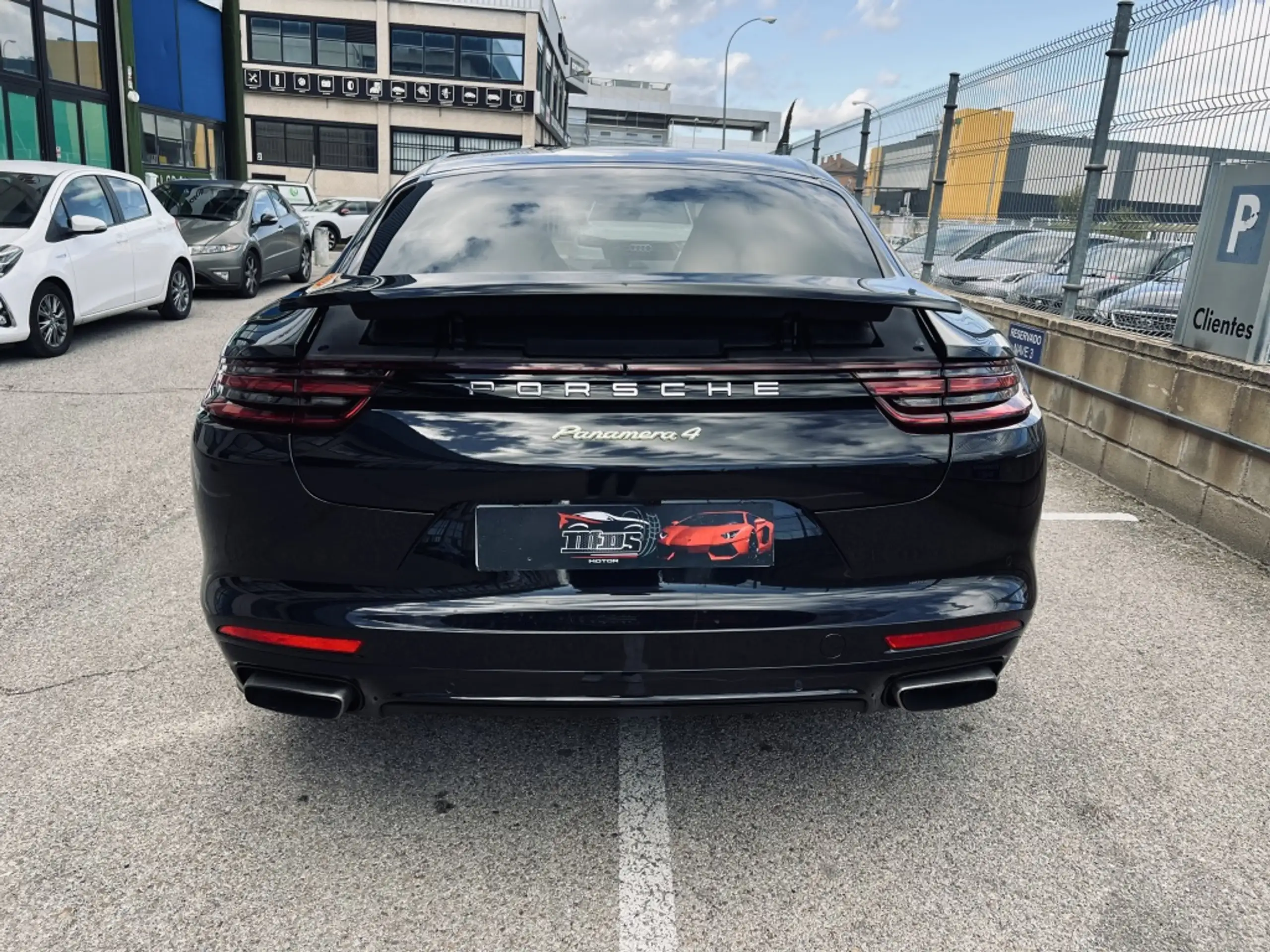 Porsche - Panamera