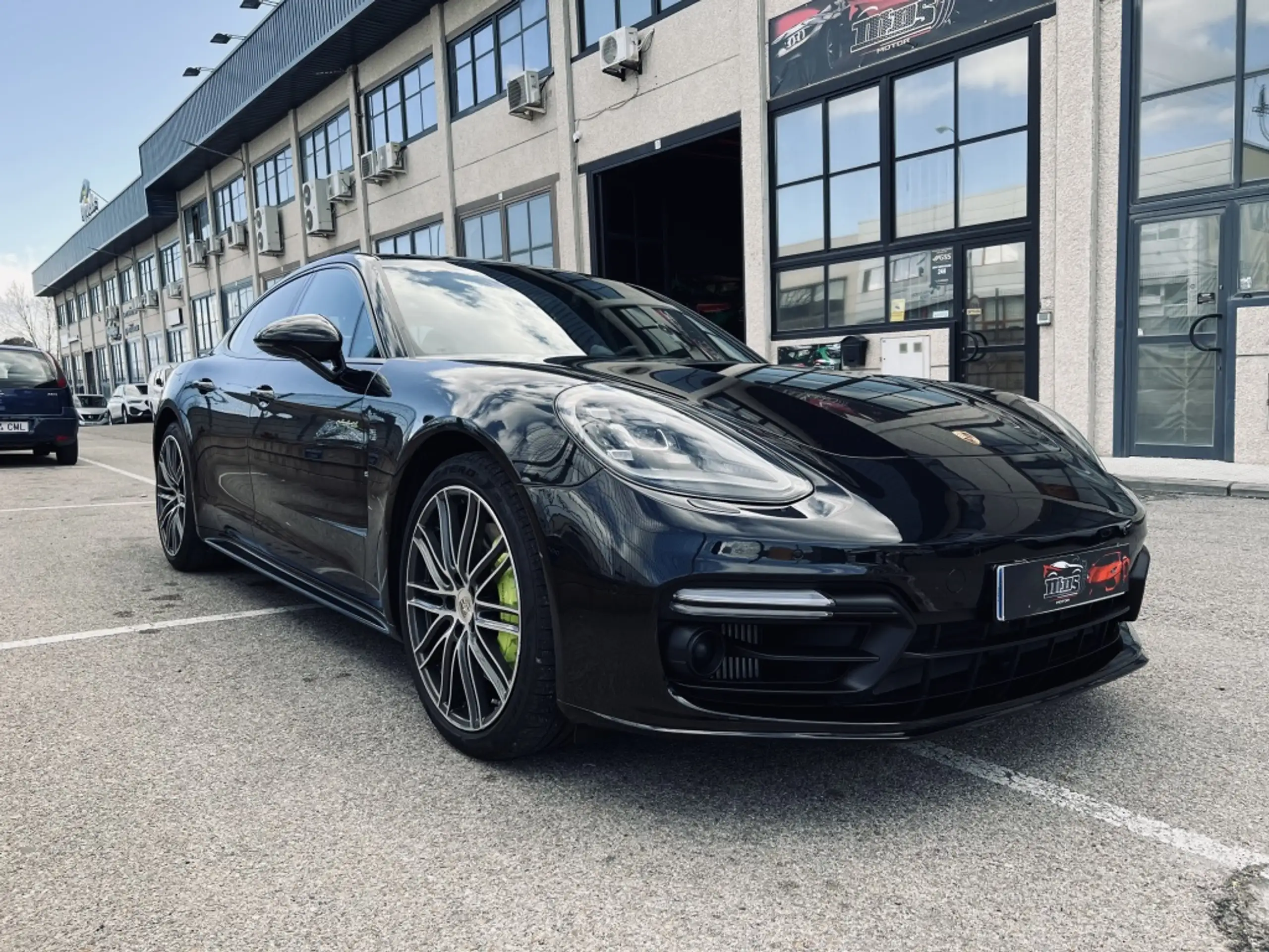 Porsche - Panamera