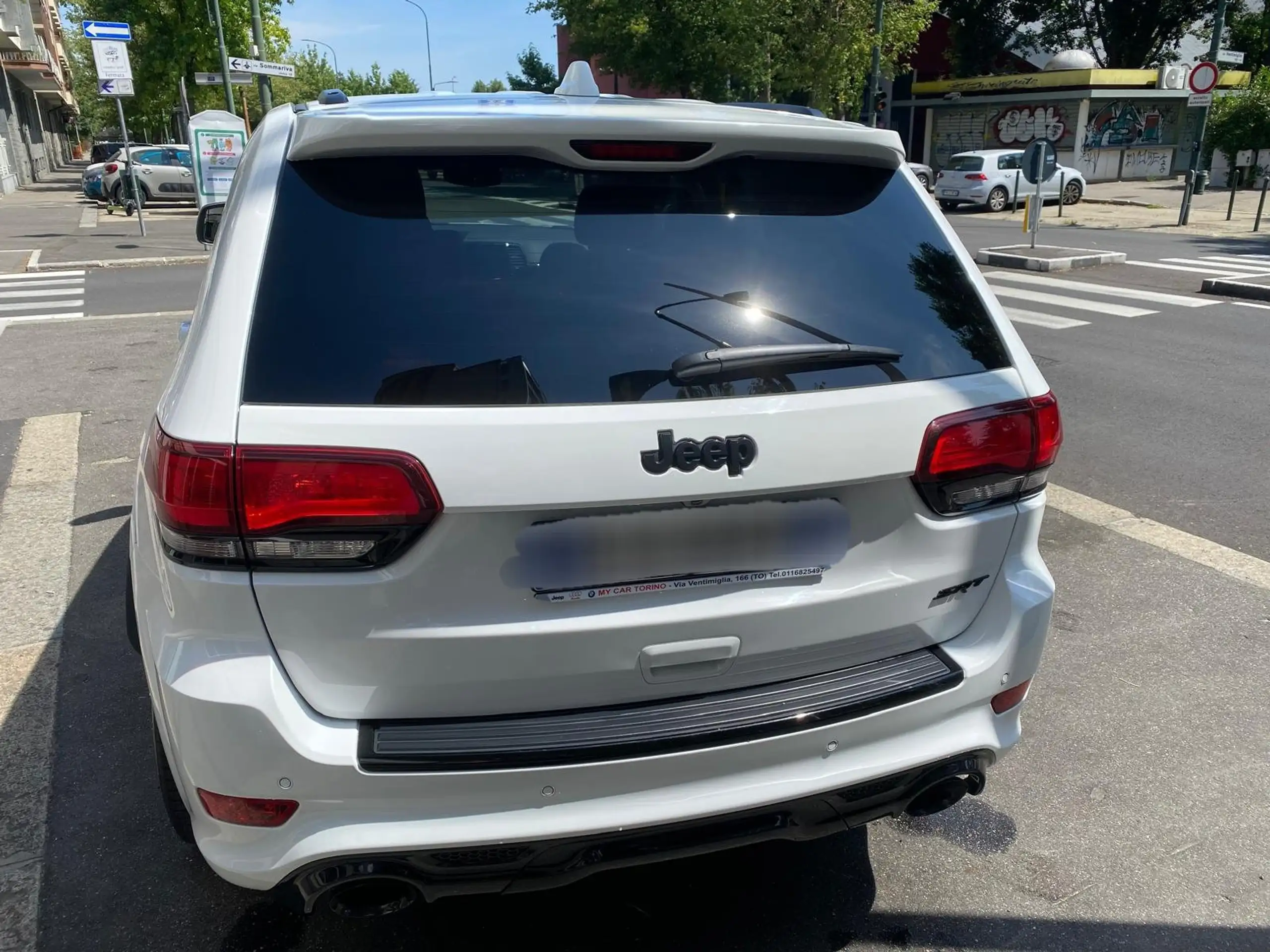 Jeep - Grand Cherokee