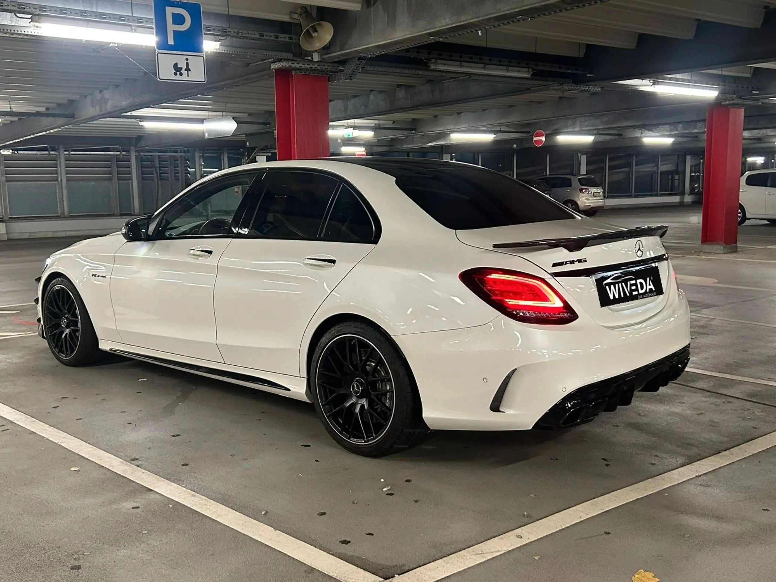 Mercedes-Benz - C 63 AMG