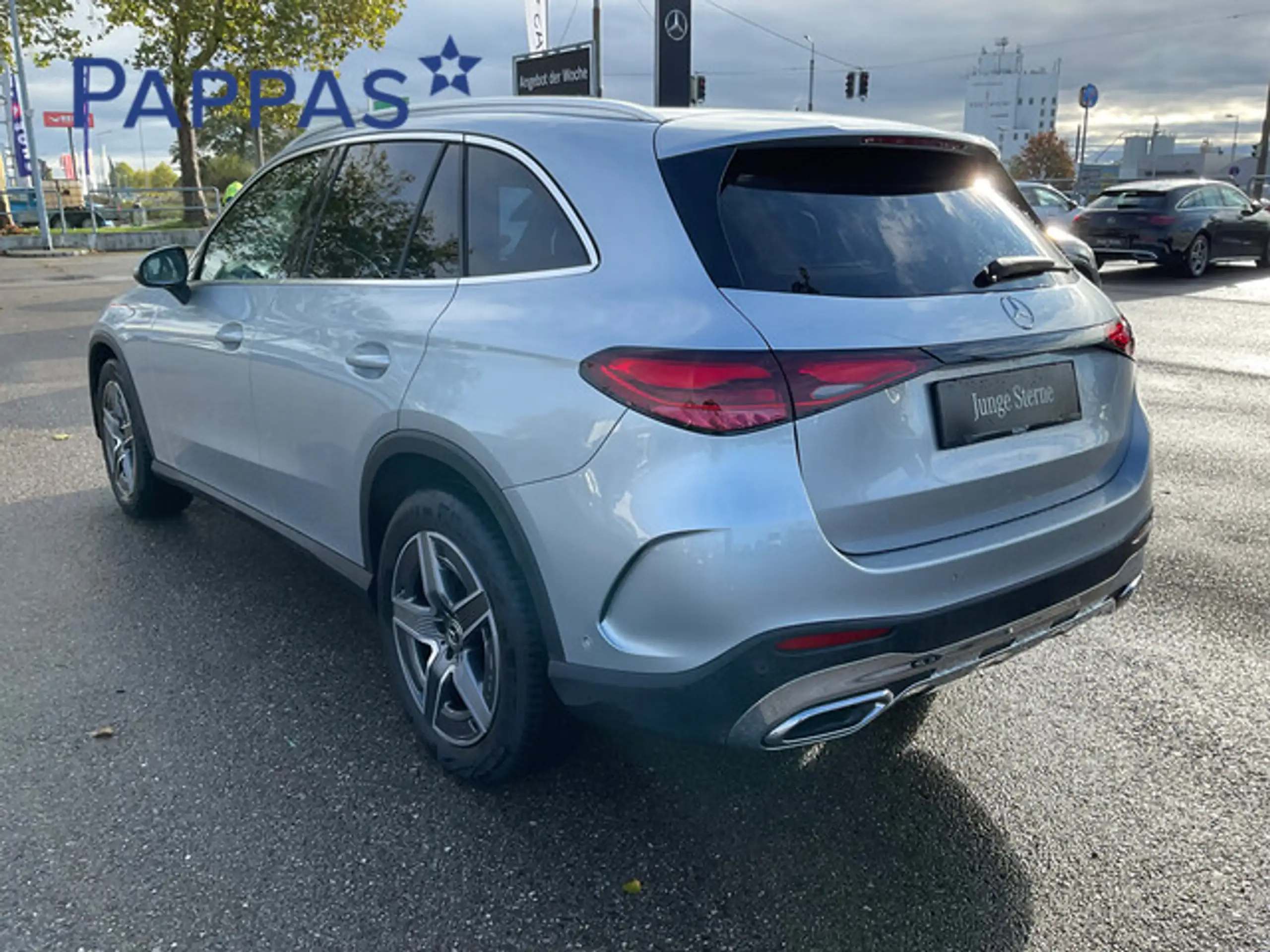 Mercedes-Benz - GLC 220