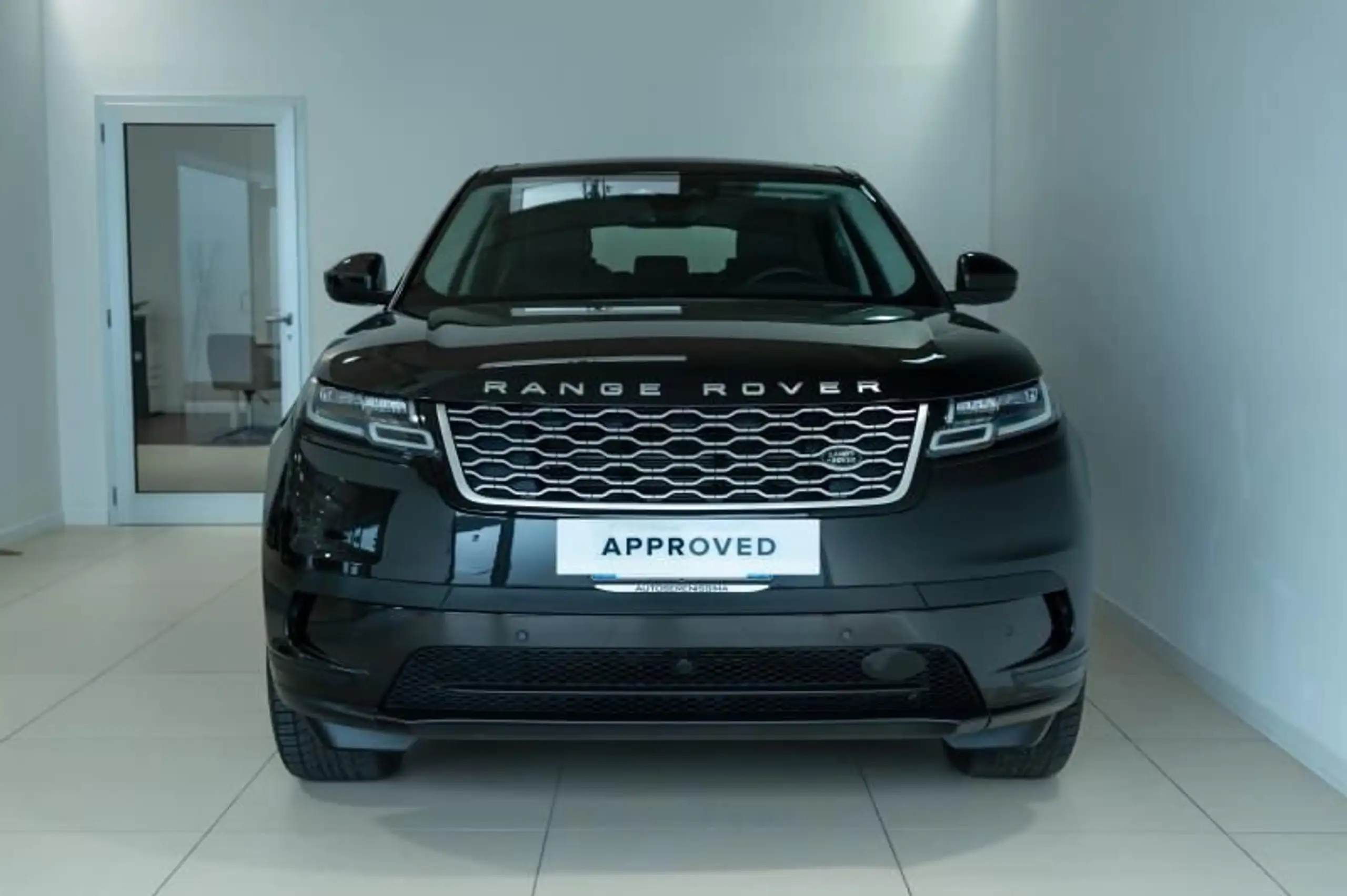 Land Rover - Range Rover Velar