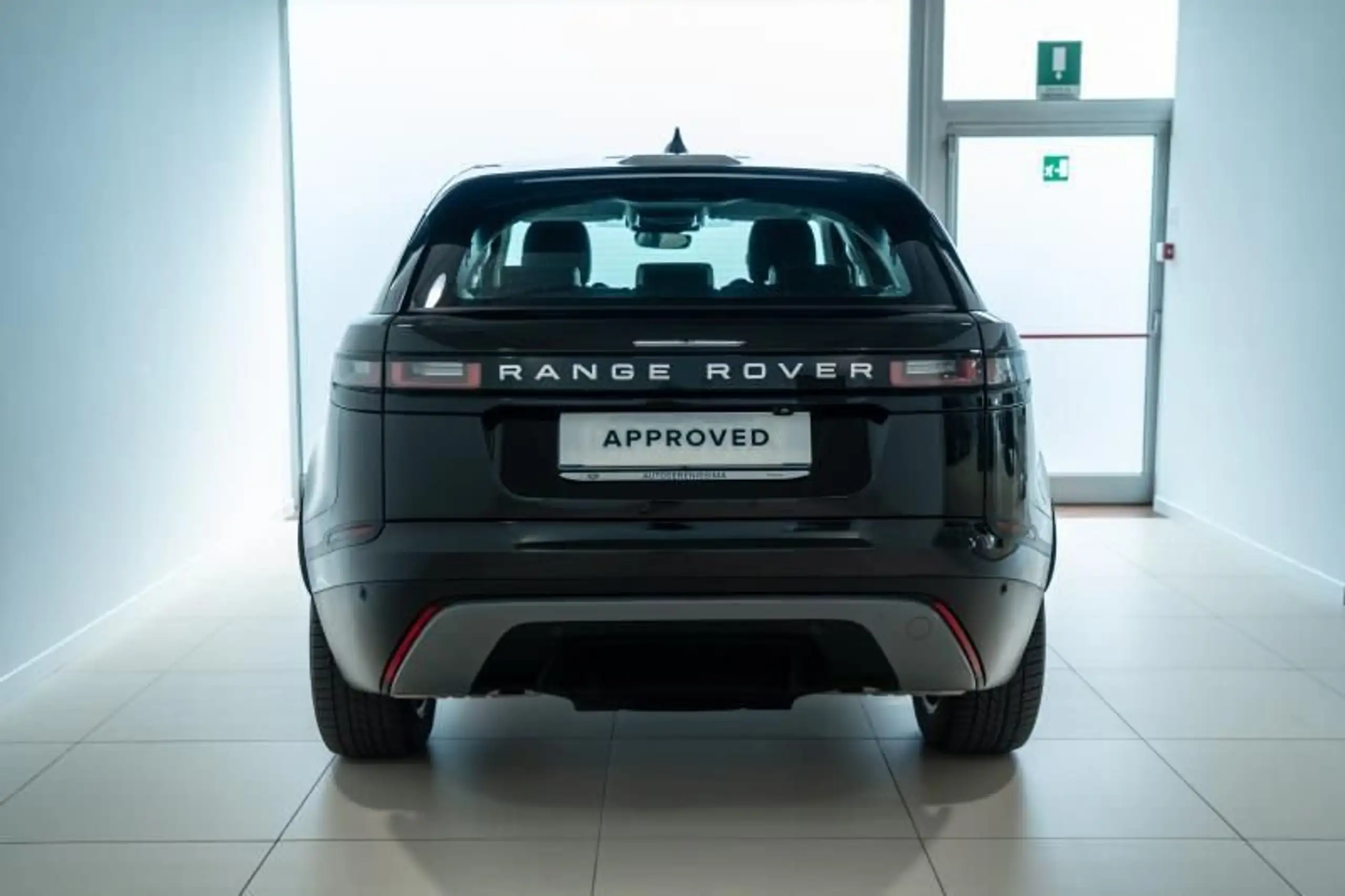 Land Rover - Range Rover Velar