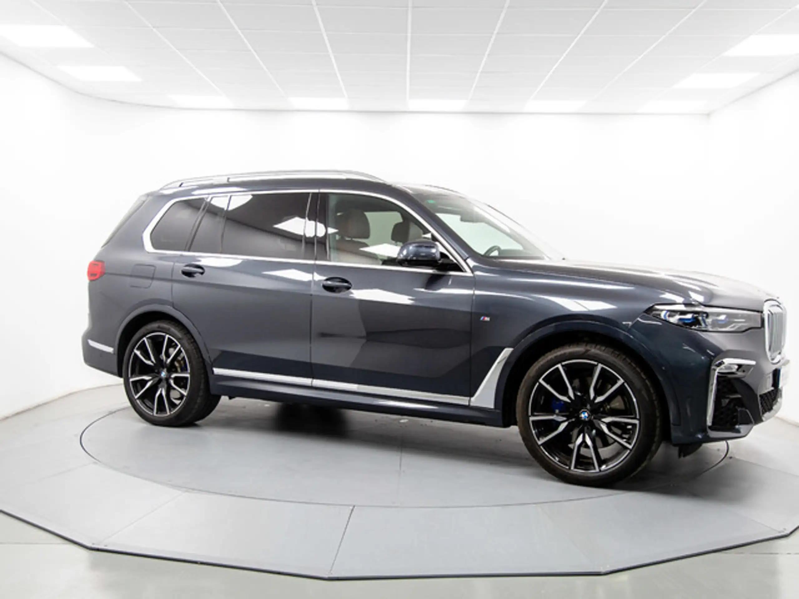 BMW - X7